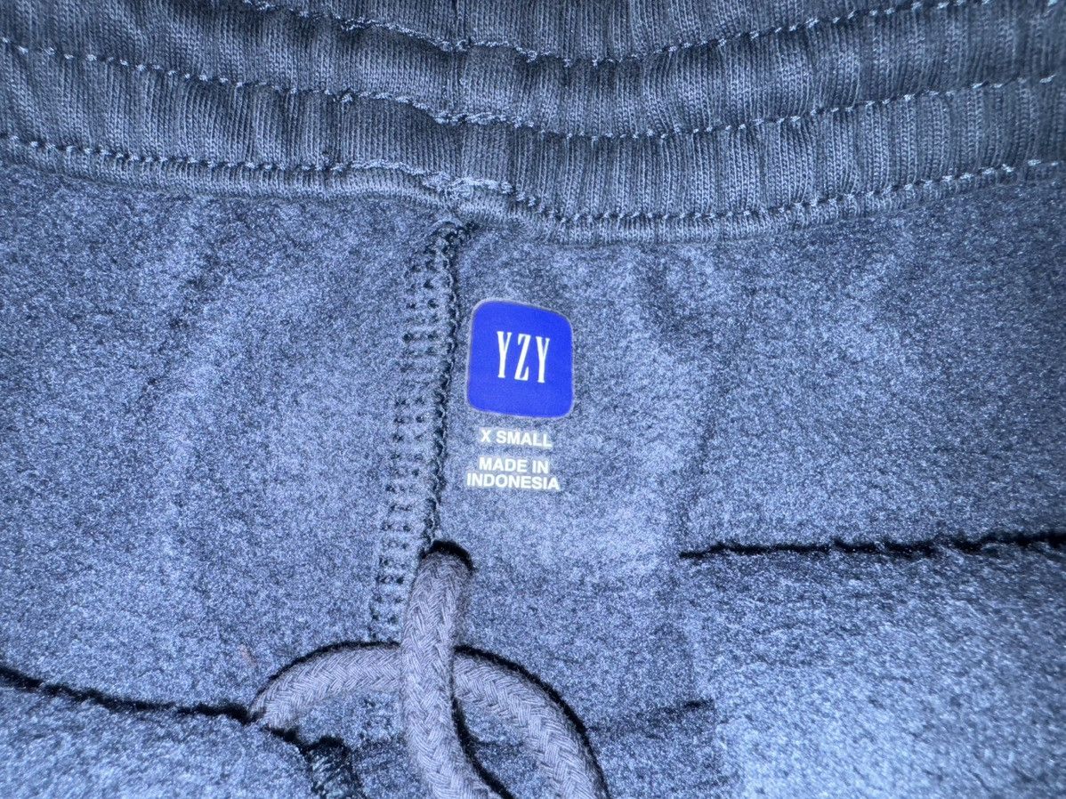 Yeezy Yeezy Gap Sweatpants Navy Size XS (Women’s/Unisex) Size US 28 / EU 44 - 7 Thumbnail