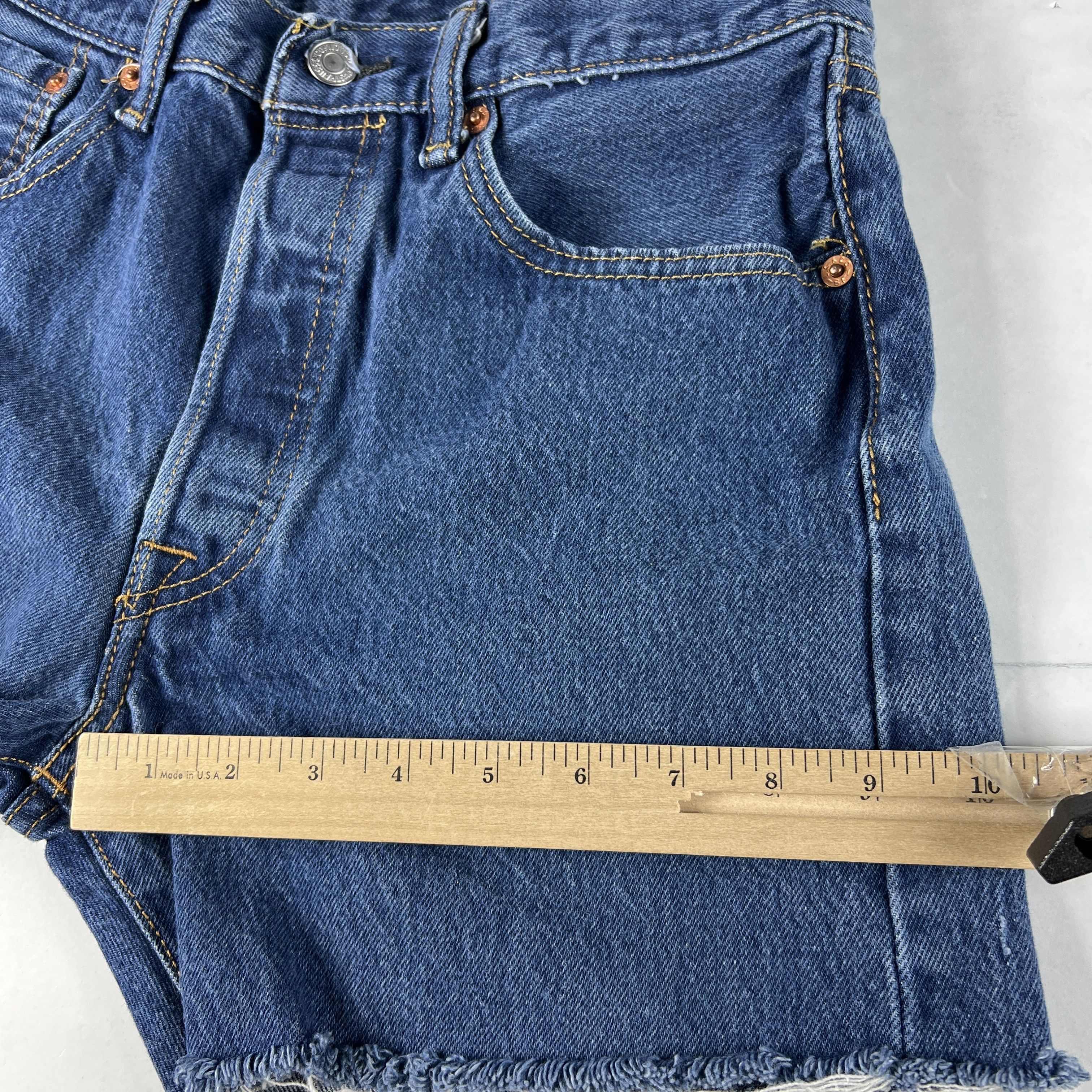 Levi's Levi's Jean Shorts 501 Straight Cut Off Frayed Denim Jorts Size US 30 / EU 46 - 17 Thumbnail