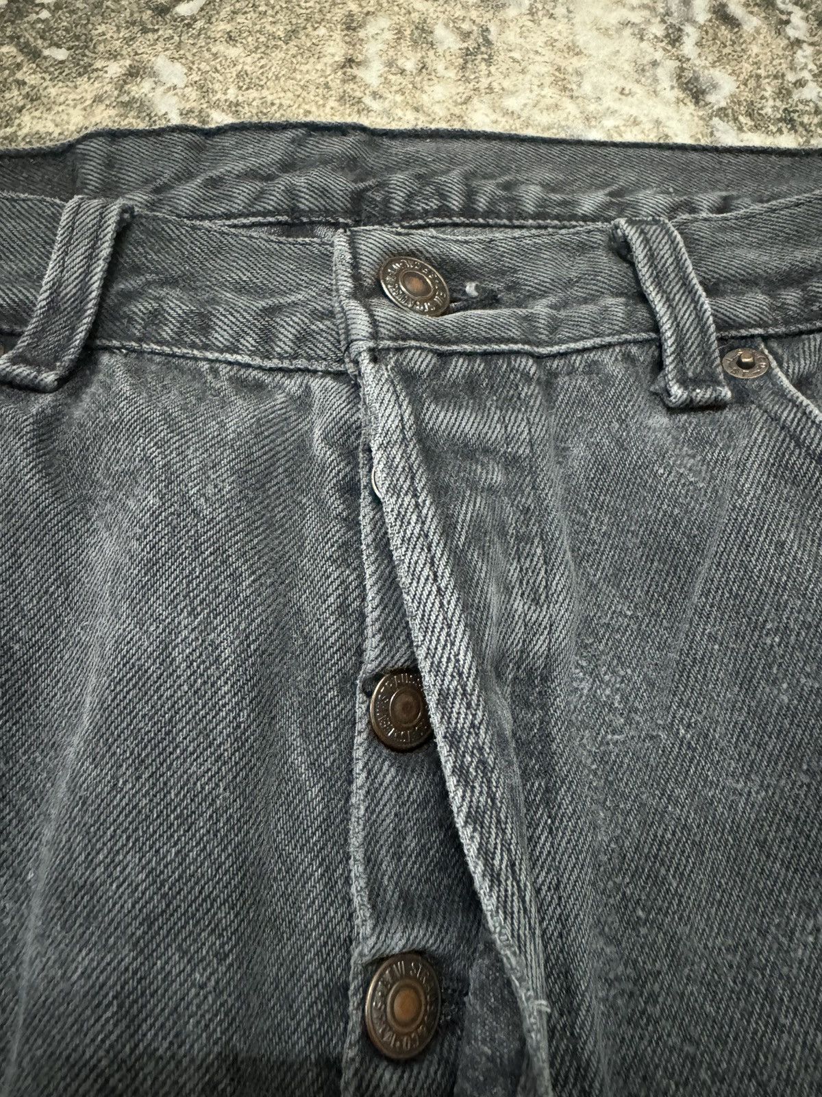 Levi's × Levi's Vintage Clothing × Vintage Vintage Levi’s 501 Distressed Black Denim Jeans 32x32 Size US 32 / EU 48 - 5 Thumbnail