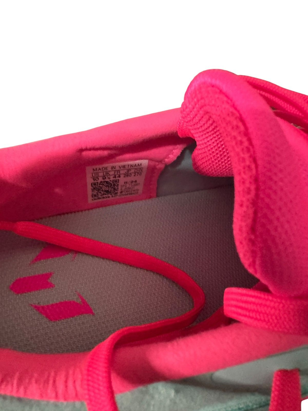 Adidas Adidas f50 Size US 10 / EU 43 - 3 Thumbnail