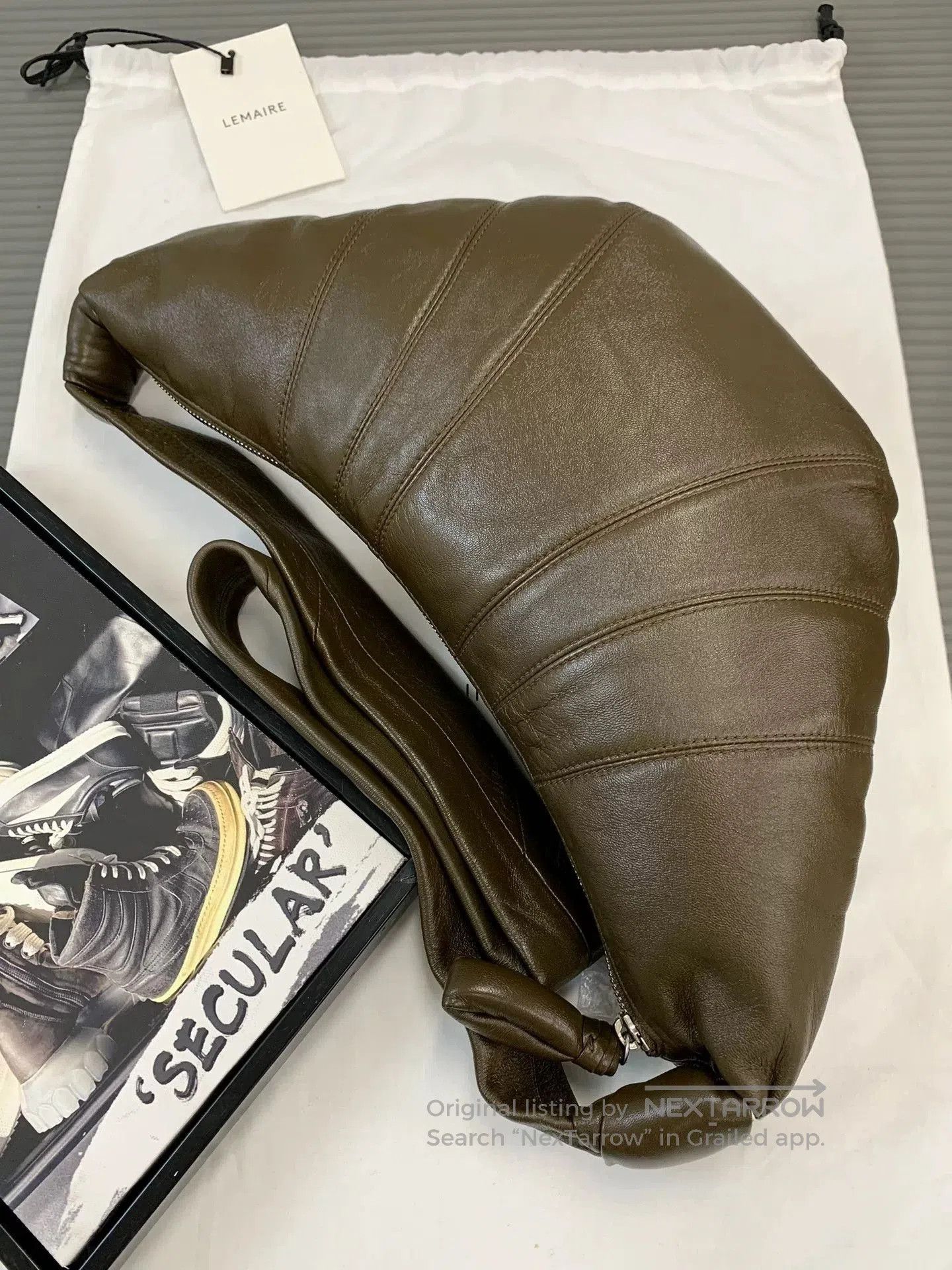 Lemaire Lemaire Medium Croissant Bag Dark Tobacco. Size ONE SIZE - 1 Thumbnail