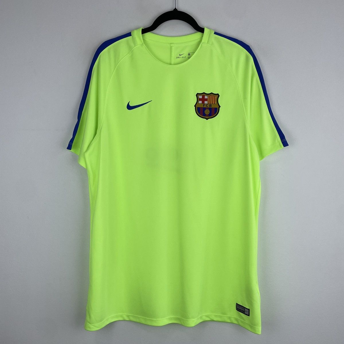 Nike Barcelona Training Nike Jersey Shirt Men 2016/2017 size XL Size US XL / EU 56 / 4 - 1 Thumbnail