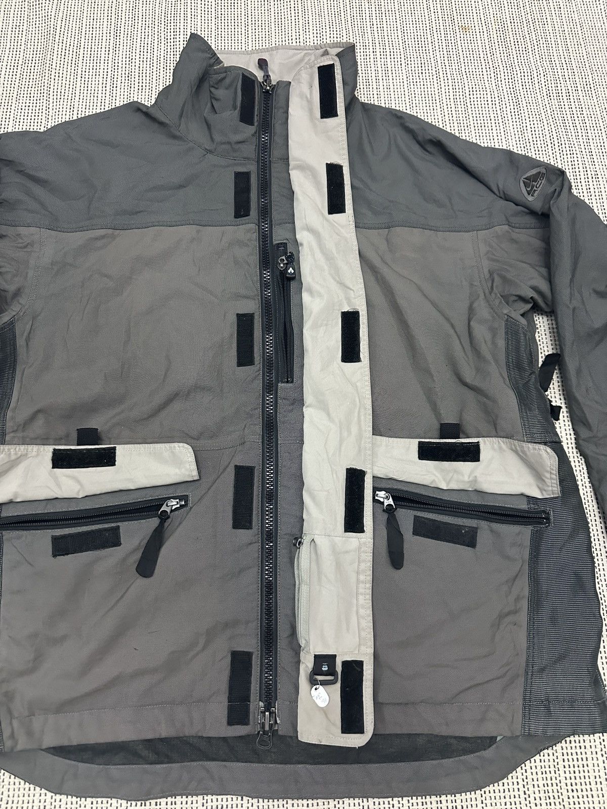 Nike ACG 🔥Vintage Nike Acg 3D Multi Pocket Jacket - Gray Size US L / EU 52-54 / 3 - 2 Thumbnail