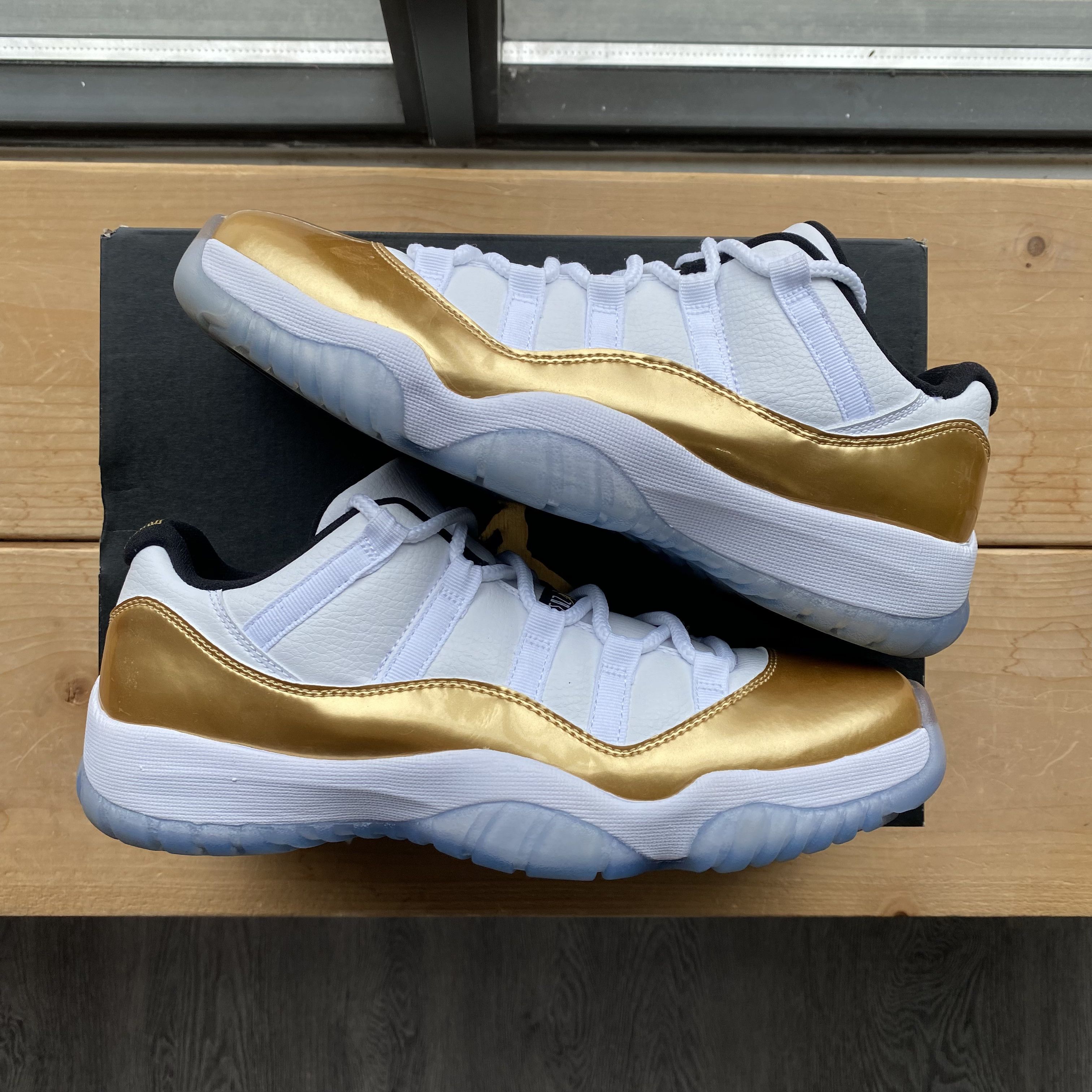 Jordan Brand Air Jordan 11 Low "Closing Ceremony" Size US 8.5 / EU 41-42 - 5 Thumbnail