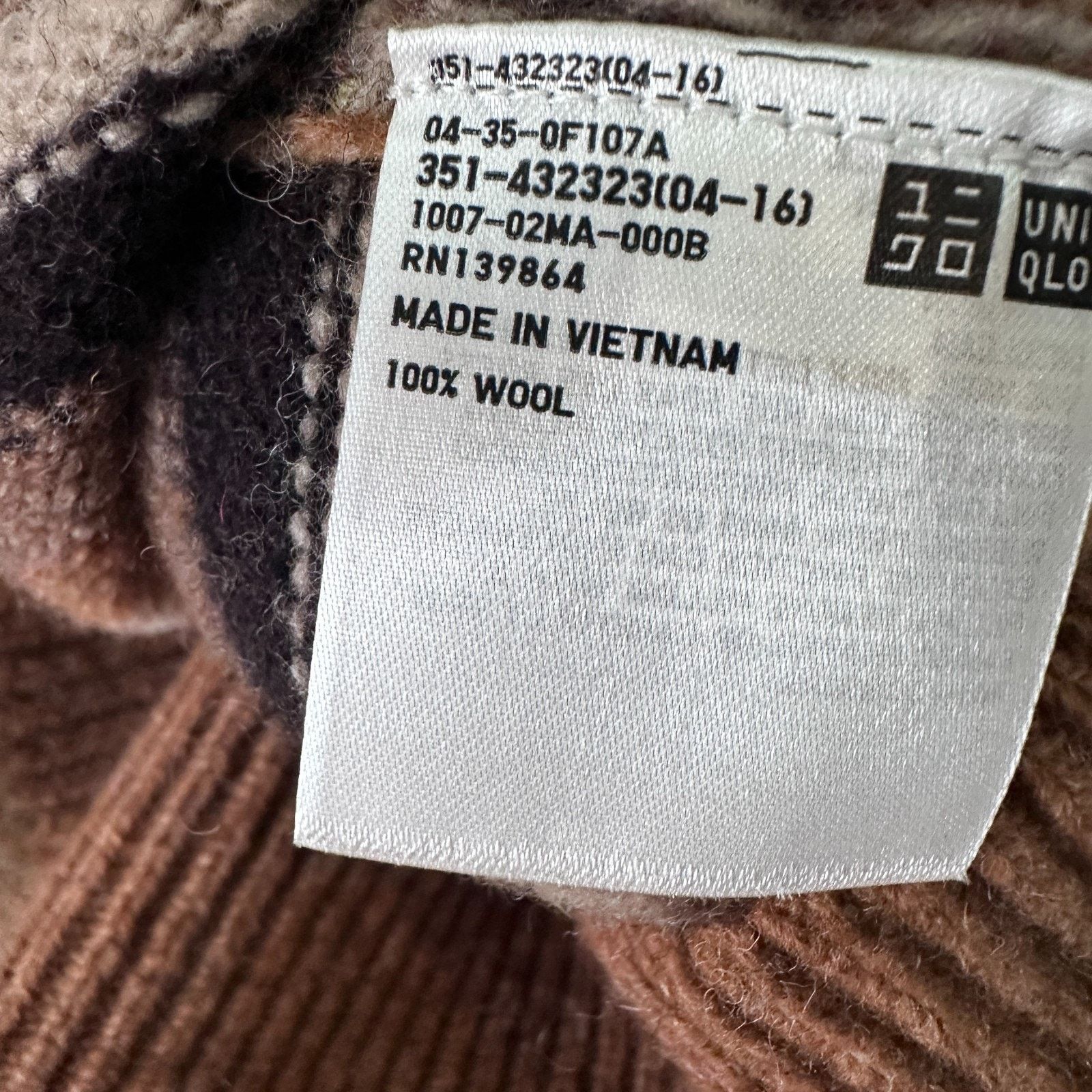 Other JW Anderson Uniqlo Sweater Men M Brown Striped Long Sleeve Size US M / EU 48-50 / 2 - 7 Thumbnail