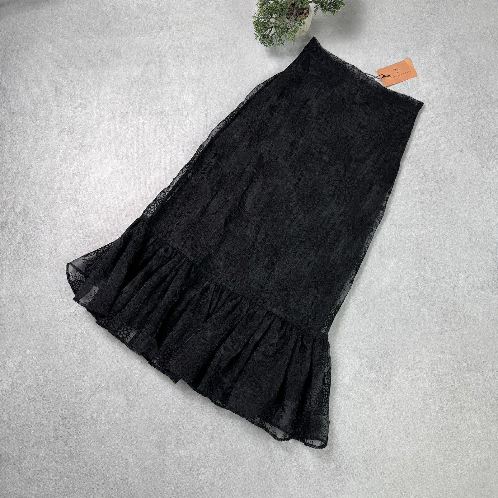 H&M H&M X SANDRA MANSOUR EMBROIDERED SKIRT "NWT" Size UK 10 Size 28" / US 6 / IT 42 - 1 Thumbnail