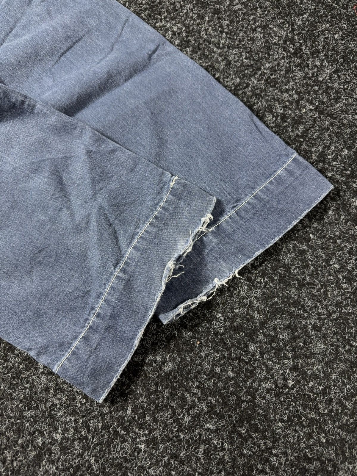 Levi's 00s Vintage Levi’s 880 Baggy Workwear Light Wash Denim Jeans Size US 31 - 14 Thumbnail