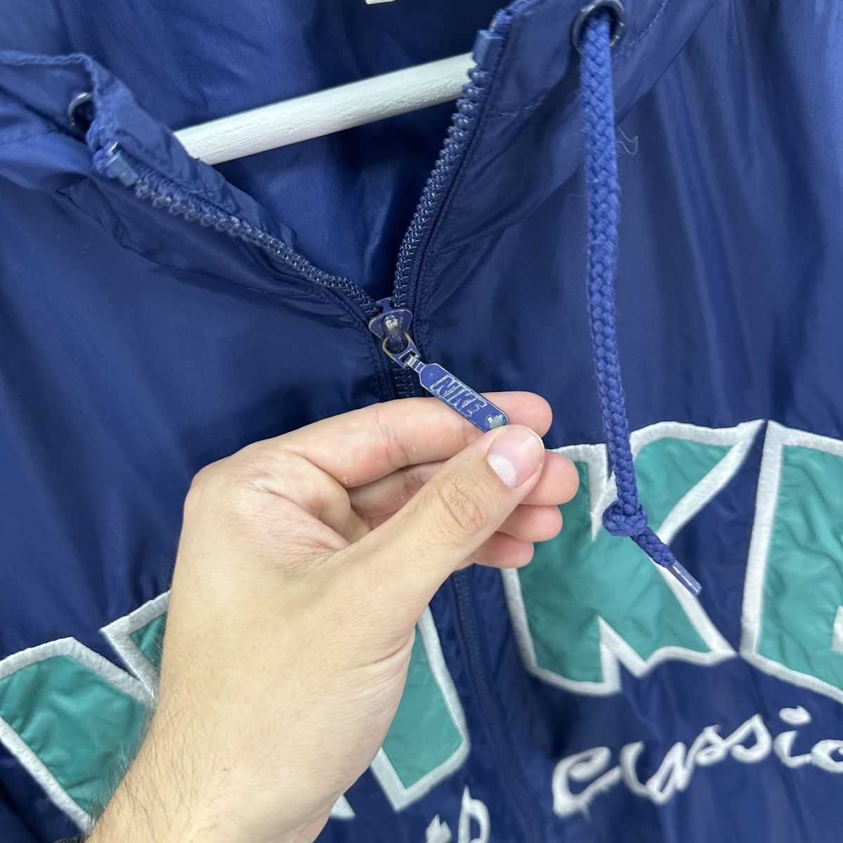 Vintage Vintage 90s Nike Embroidered logo zip up light jacket y2k og Size US L / EU 52-54 / 3 - 9 Thumbnail