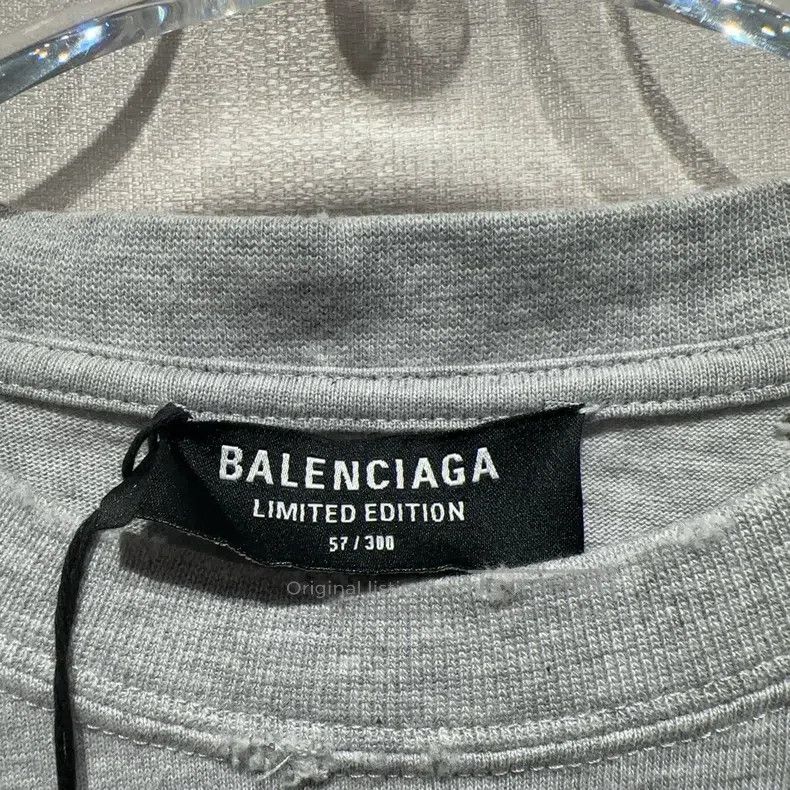 Balenciaga Balenciaga Signature letter logo limited edition distresse Size US S / EU 44-46 / 1 - 5 Thumbnail