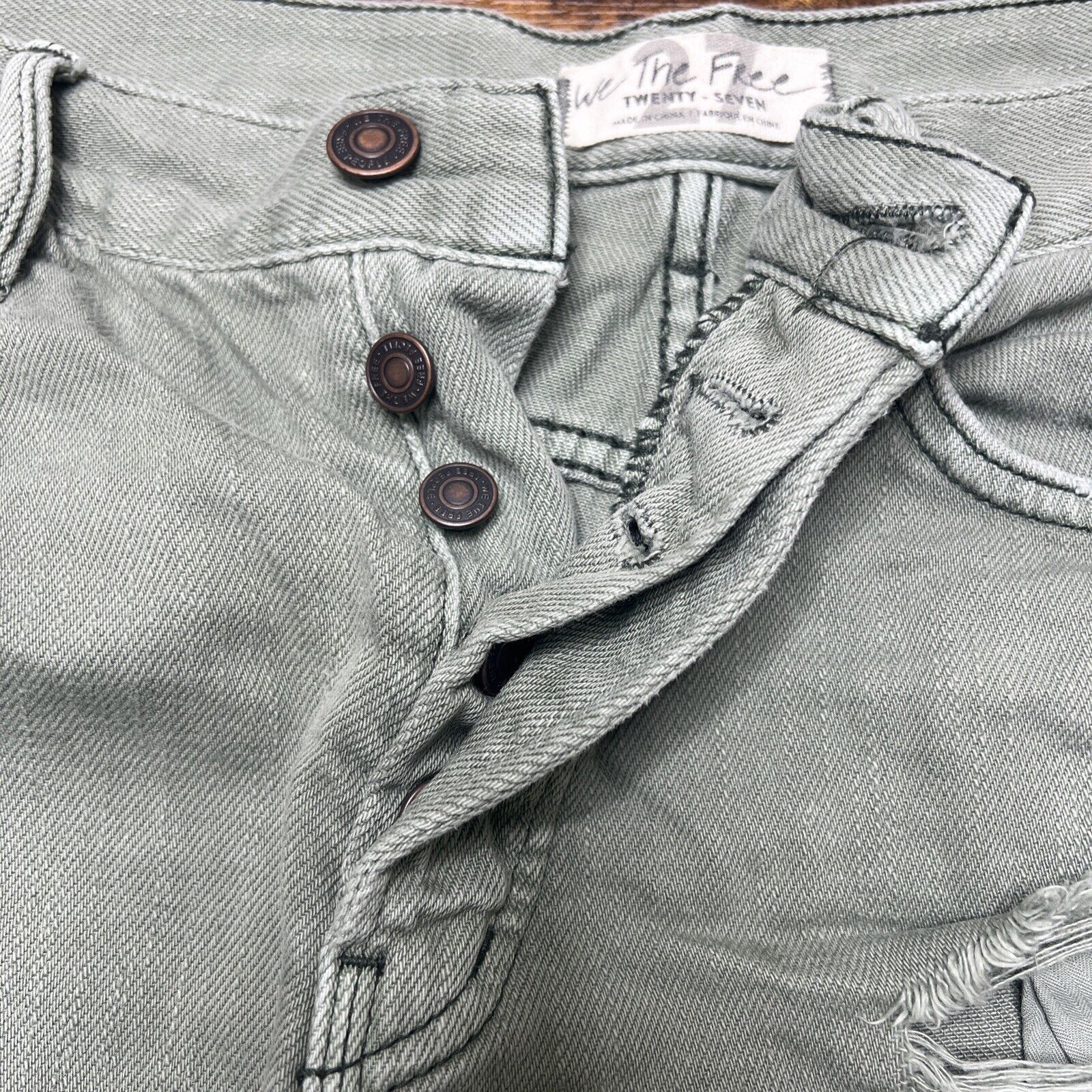 Free People Free People Shorts Size 27 Olive Green Raw Hem Button Fly Size 27" / US 4 / IT 40 - 9 Thumbnail