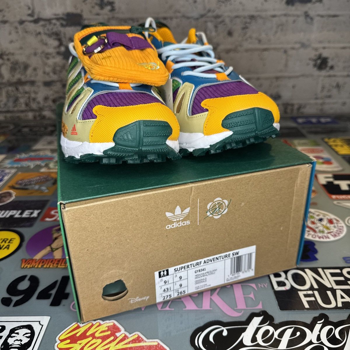 Adidas Adidas Superturf Adventure SW Jiminy Cricket Sz 9.5 Size US 9.5 / EU 42-43 - 7 Thumbnail