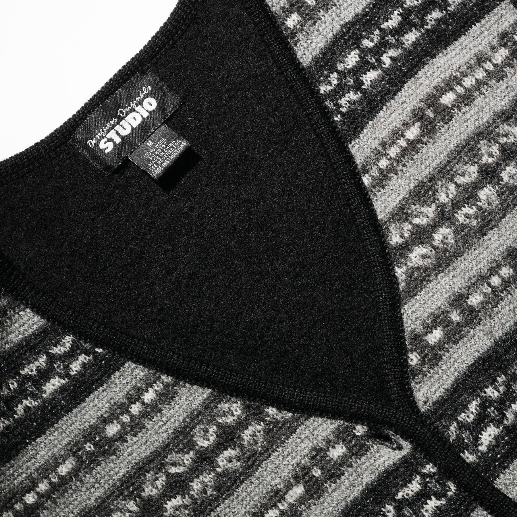 Vintage True Vintage Textile Patter Genuine Wool Sweater Vest Size US M / EU 48-50 / 2 - 3 Thumbnail