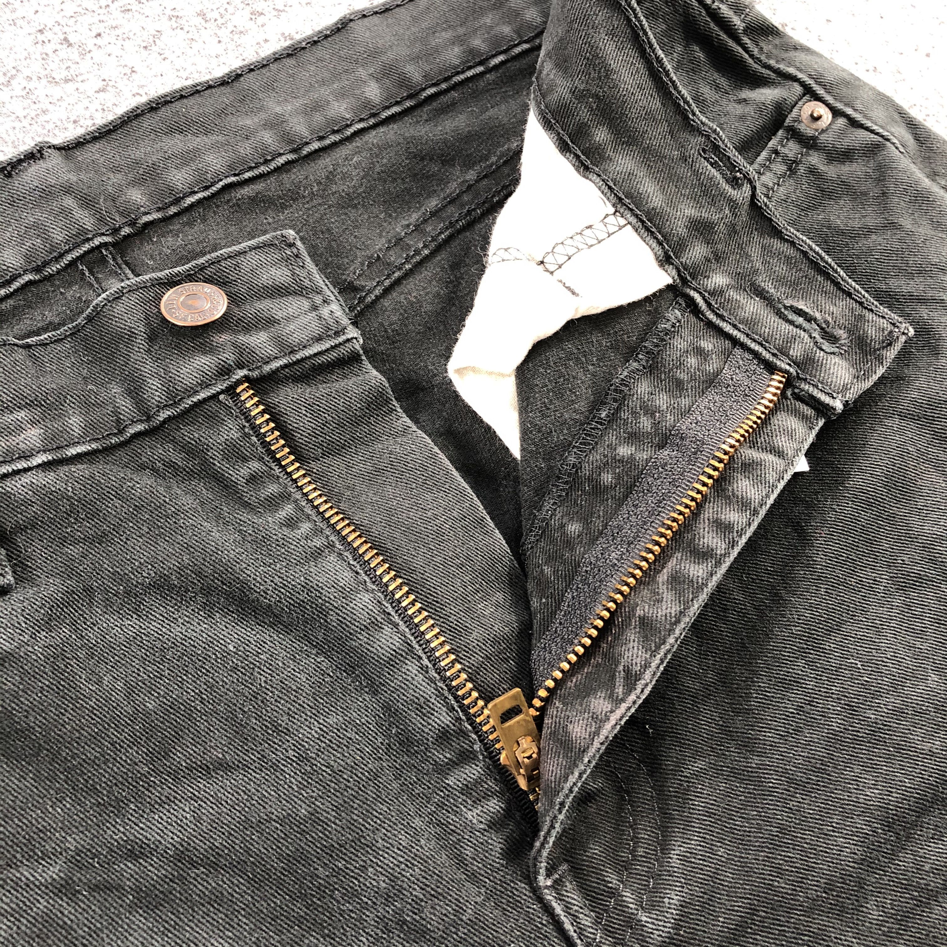Levi's Dark Wash Denim Vintage Levis 513 Jeans Faded Black-J921 Size US 34 / EU 50 - 7 Thumbnail