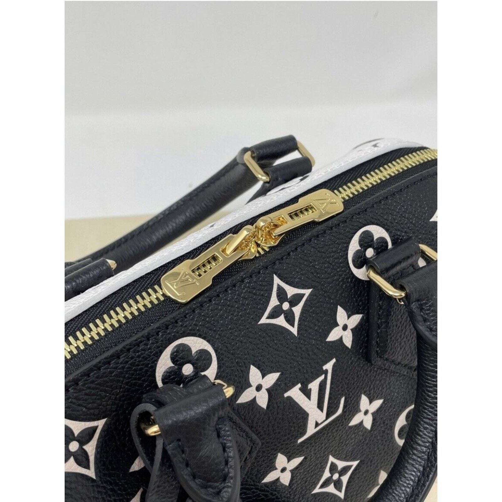 Louis Vuitton Louis Vuitton Speedy Bandouliere Duffle 20 Black Pink White Size ONE SIZE - 10 Thumbnail
