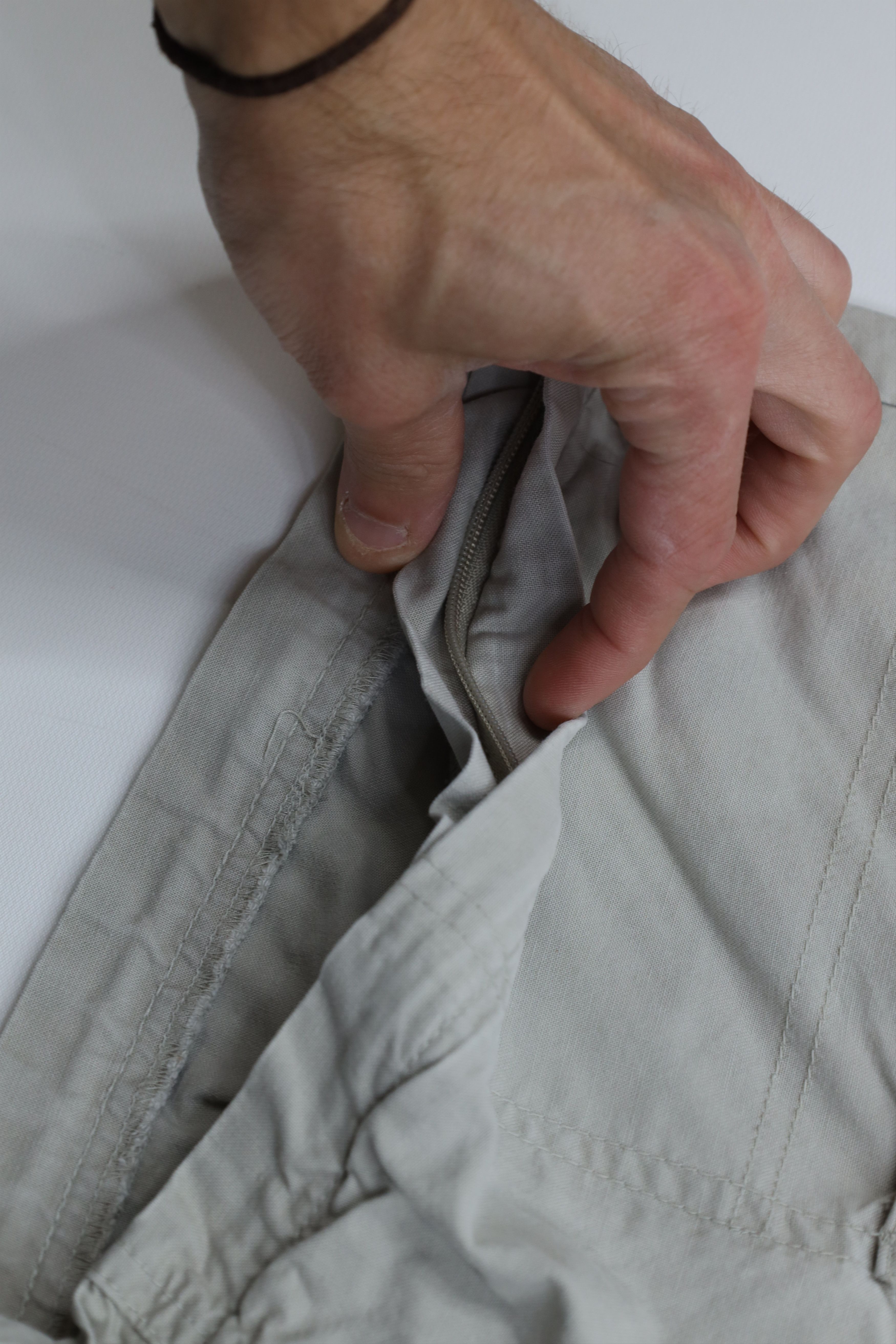 Columbia Vintage 90s Columbia Spell Out Above Knee Cargo Shorts Beige Size US 34 / EU 50 - 5 Thumbnail