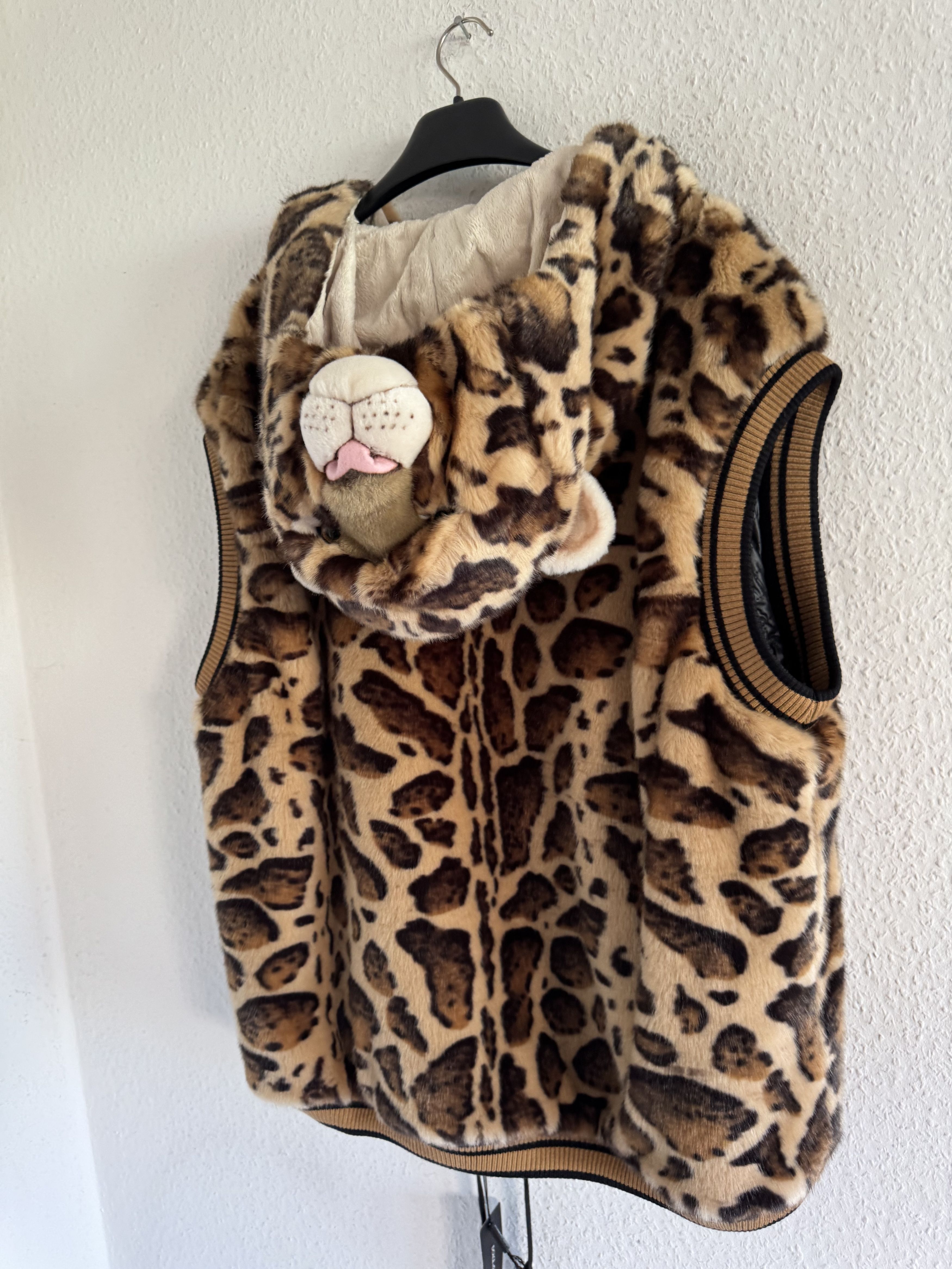 Dolce & Gabbana Fall Winter 2017 Leopard Faux Fur Hooded Vest Size US XL / EU 56 / 4 - 17 Thumbnail