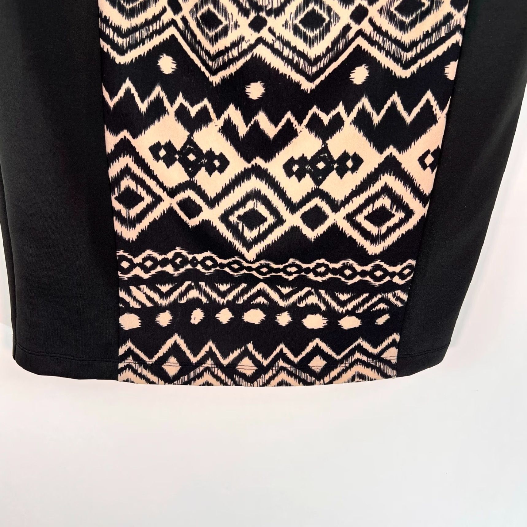 Vintage Courtenay Pencil Skirt Womens M Black White Geometric Poly Courtenay Pencil Skirt Womens M Black White Geometric Poly Size 32" / US 10 / IT 46 - 4 Thumbnail
