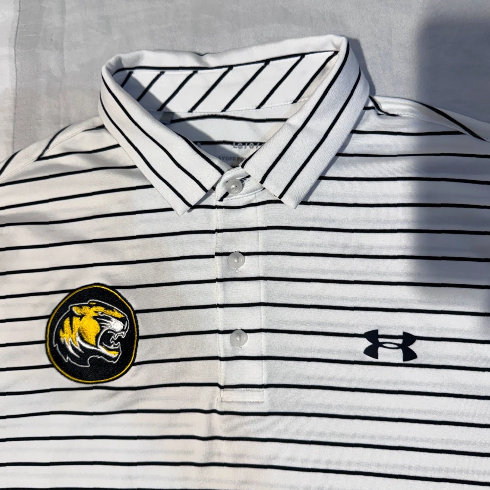 Under Armour Under Armour Polo Shirt - Men - White Striped Collared L Short Sleeve - Golf Knit Stretch Size US L / EU 52-54 / 3 - 2 Thumbnail