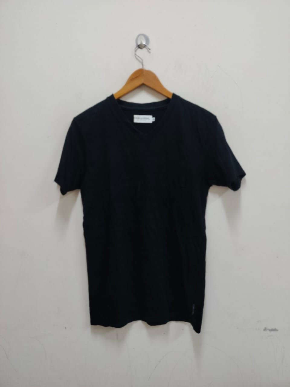 Vanquish Vanquish Tokyo Japan V neck plain t- shirt Size US M / EU 48-50 / 2 - 1 Thumbnail