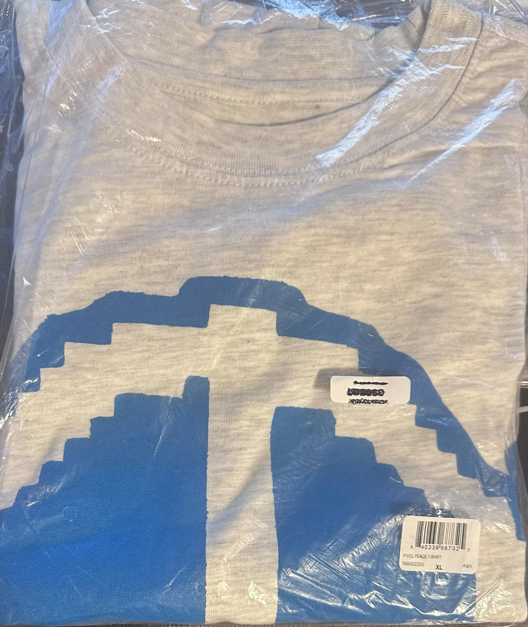 Market Market Pixel Peace Tee T-shirt Size US XL / EU 56 / 4 - 2 Thumbnail