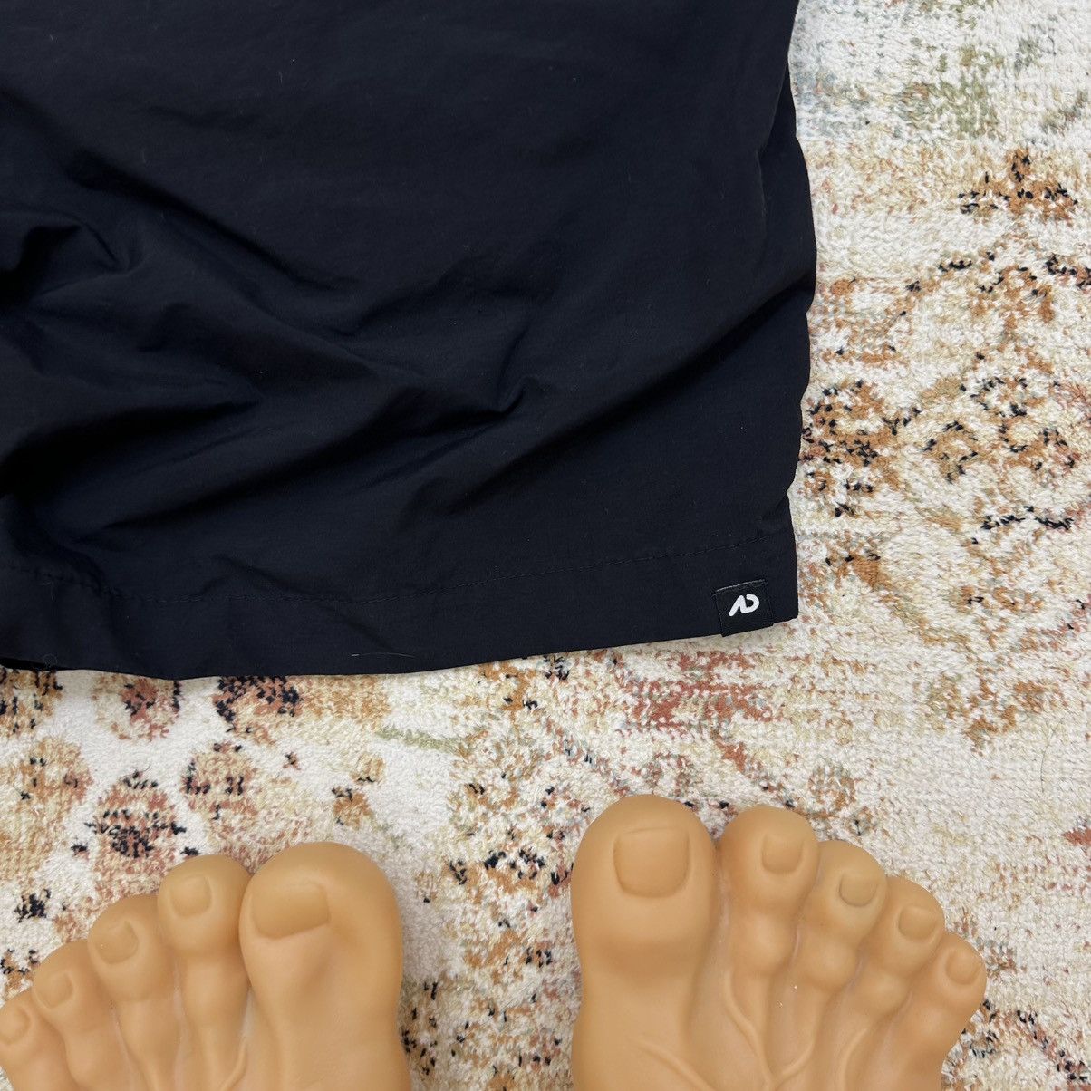 Nike × Vintage Vintage Nike Shorts Baggy Style Small Swoosh 00s Y2K Size US 28 / EU 44 - 7 Thumbnail