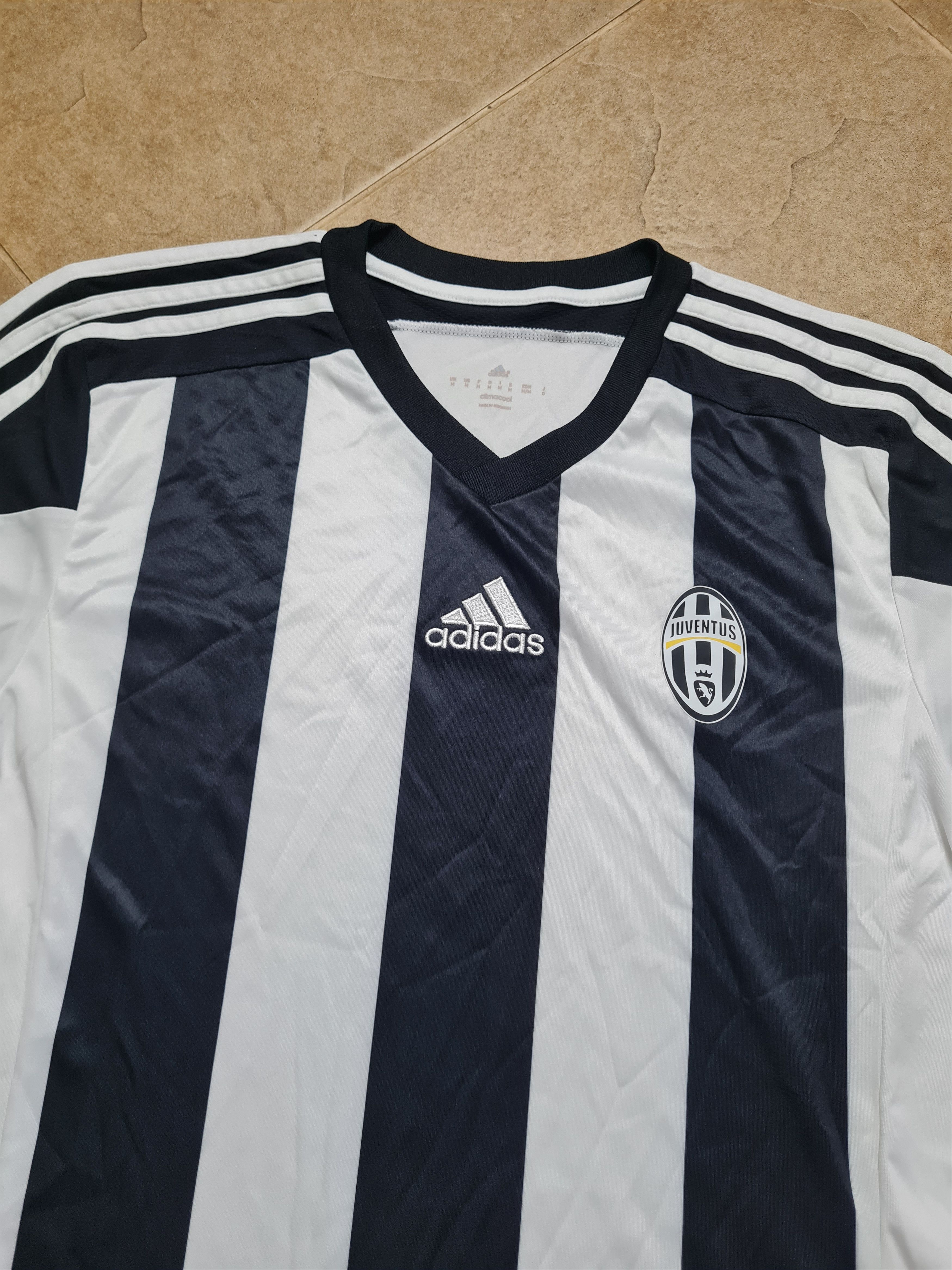 Adidas JUVENTUS 2015-16 HOME FOOTBALL SOCCER JERSEY ACADEMY ADIDAS Size US M / EU 48-50 / 2 - 4 Thumbnail
