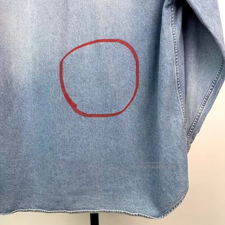 Balenciaga Balenciaga Back Logo Embroidered Faded Denim Shirt Jacket Size XS / US 0-2 / IT 36-38 - 3 Thumbnail