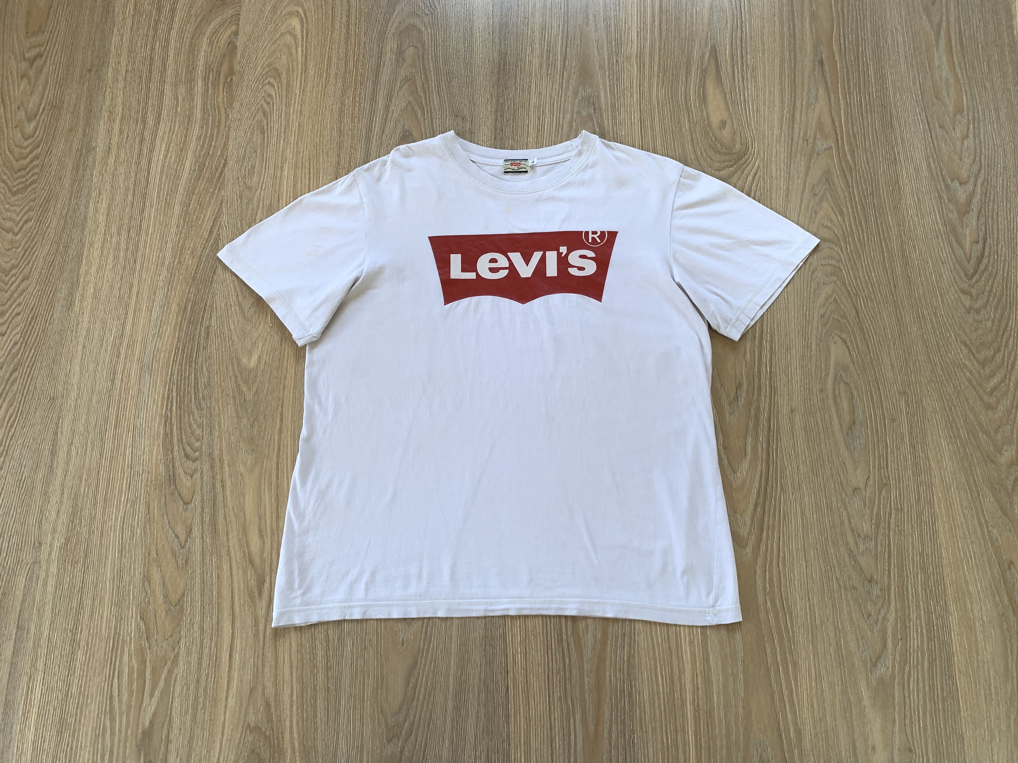 Levi's Vintage Clothing Rare Vintage Levi's White Logo T-Shirt Size US L / EU 52-54 / 3 - 11 Thumbnail