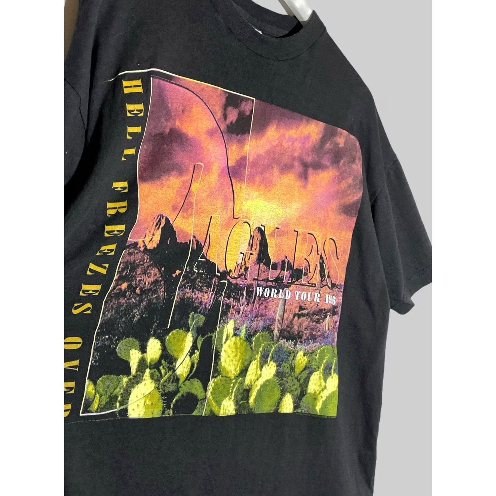 Vintage Eagles Hell Freezes Over 1996 Rock Band Vintage T-Shirt Mens L Black Cotton Logo 90s Band Music Size US L / EU 52-54 / 3 - 3 Thumbnail