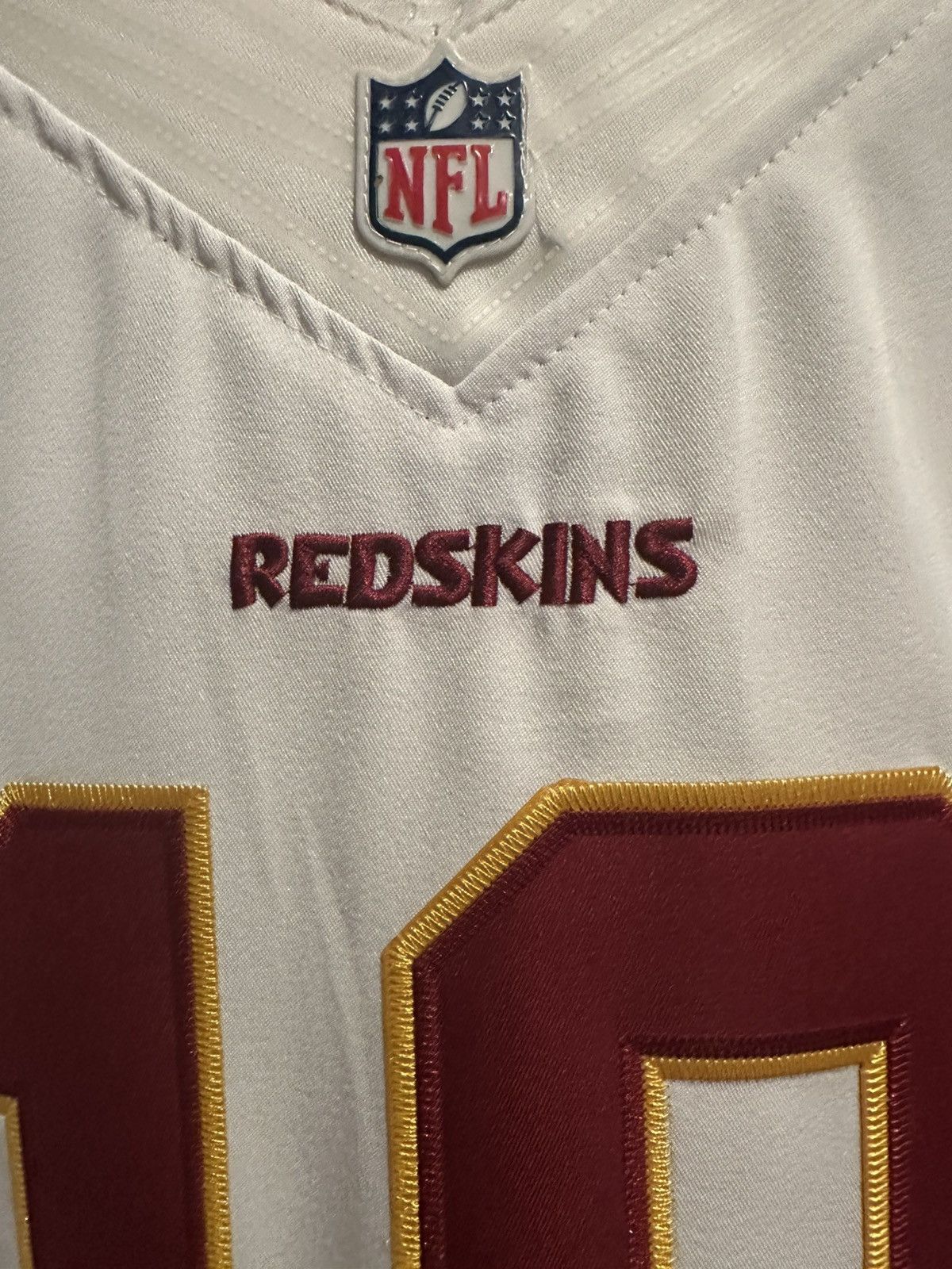Nike Robert Griffin III Number 10 Redskins Jersey Size US M / EU 48-50 / 2 - 3 Thumbnail