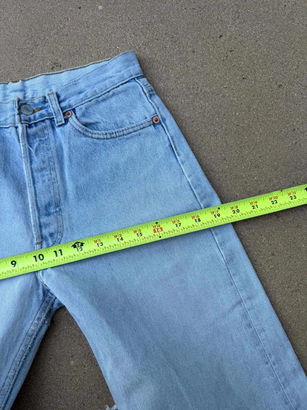 Levi's Vintage 80s Levi’s 501xx Buttonfly Faded Denim Jeans 28x30 Size US 28 / EU 44 - 13 Thumbnail