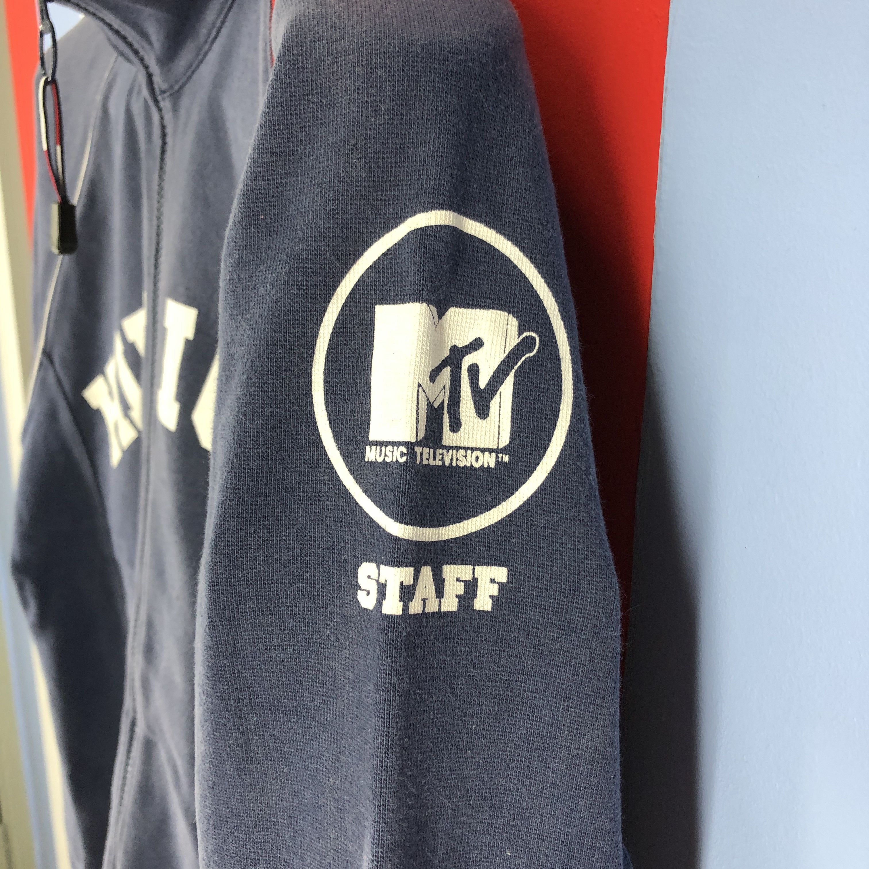 Tommy Hilfiger Y2K Vintage TOMMY HILFIGER x MTV JAPAN Sweatshirt #0761/E Size US S / EU 44-46 / 1 - 9 Thumbnail