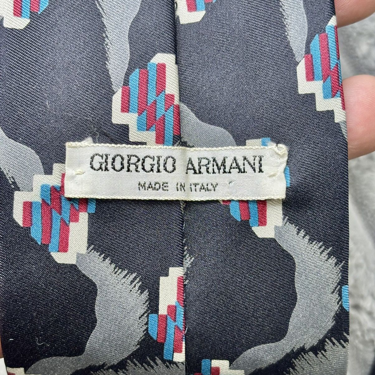 Giorgio Armani Giorgio Armani, 56in 100% pure silk Italy Aztec style print Size 46 - 3 Thumbnail