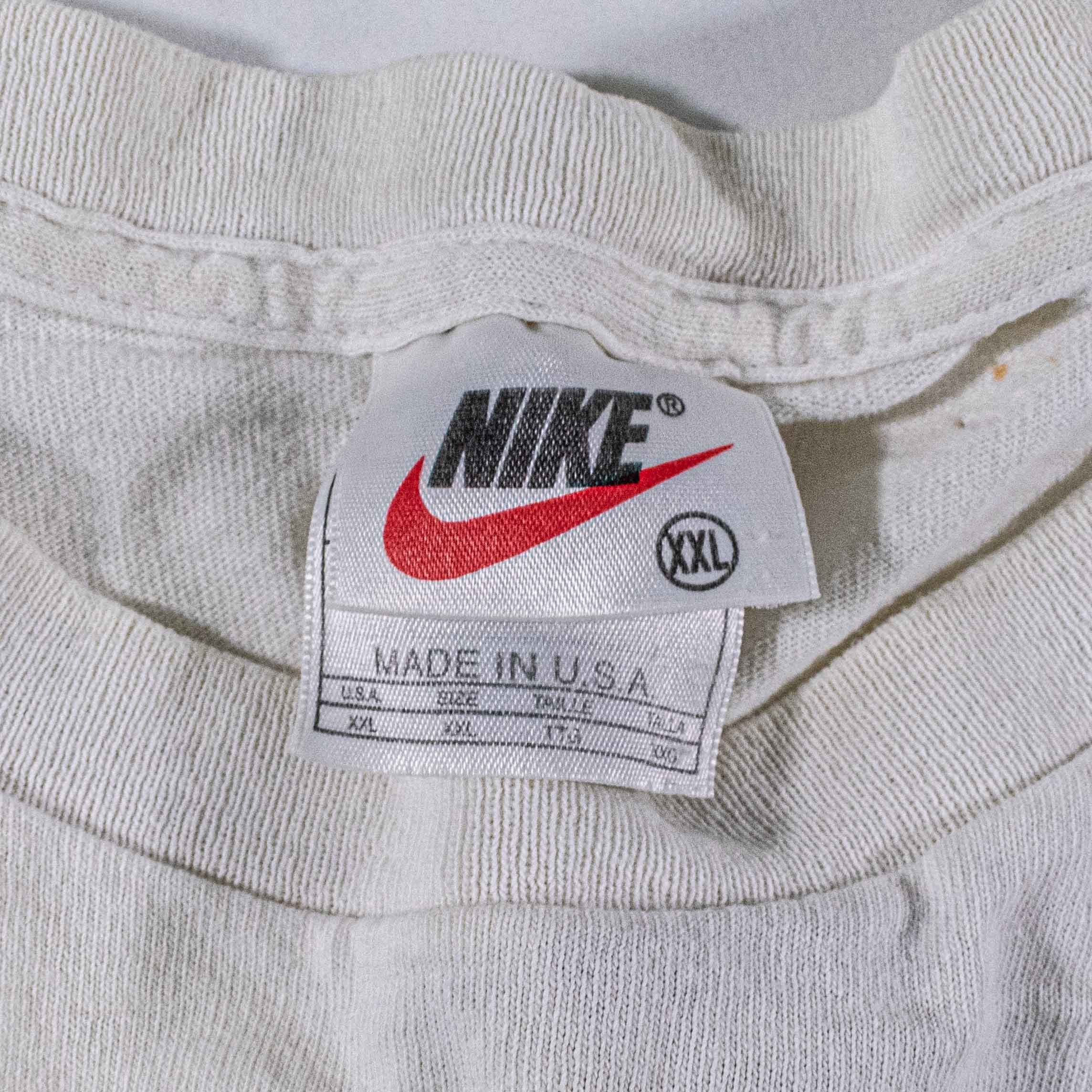 Nike NIKE New York MetroStars Taxi Swoosh T-Shirt Distressed Size US XXL / EU 58 / 5 - 15 Thumbnail