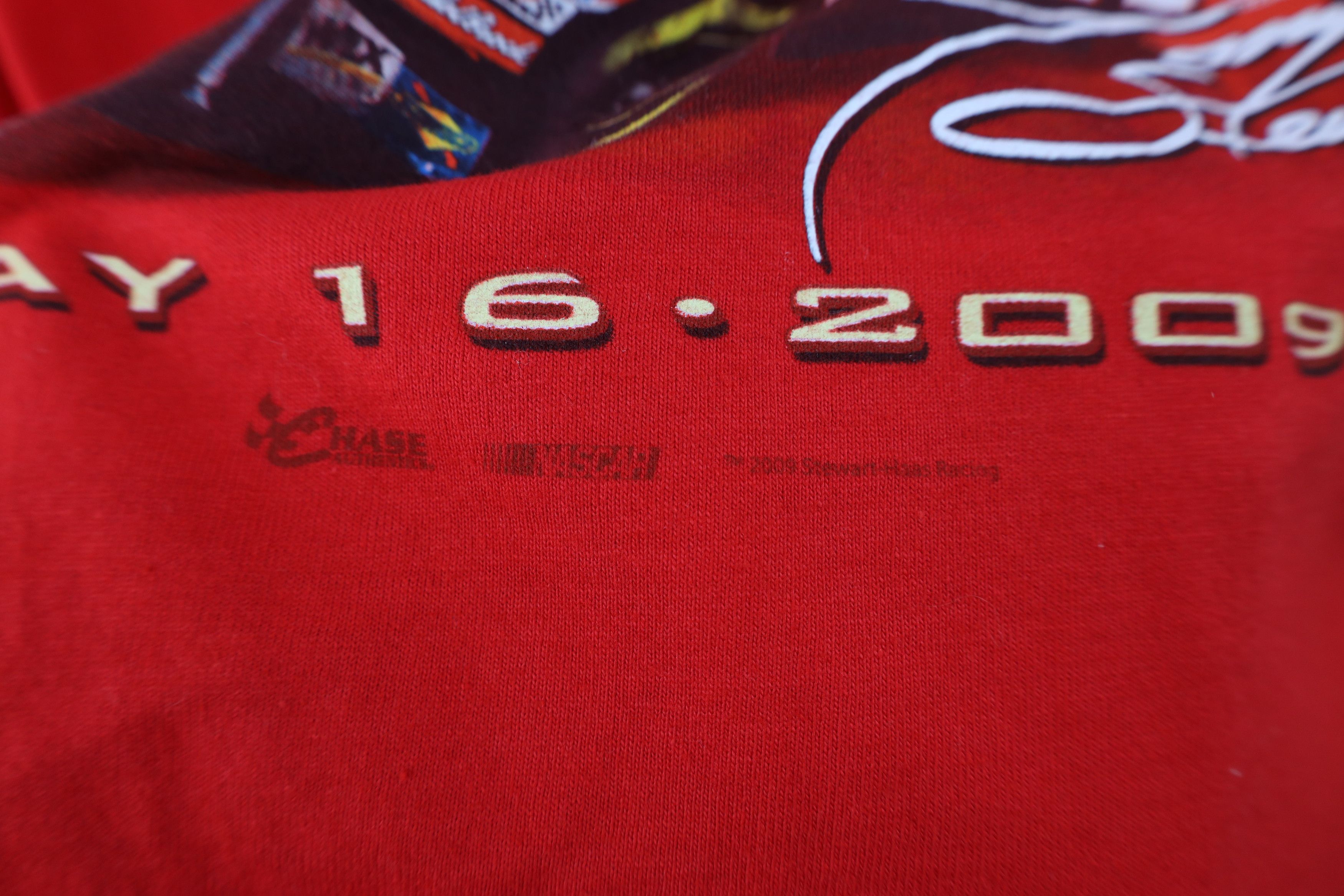 Vintage Vintage Y2K 2009 NASCAR Tony Stewart Racing T-Shirt Cotton Size US XXL / EU 58 / 5 - 6 Thumbnail