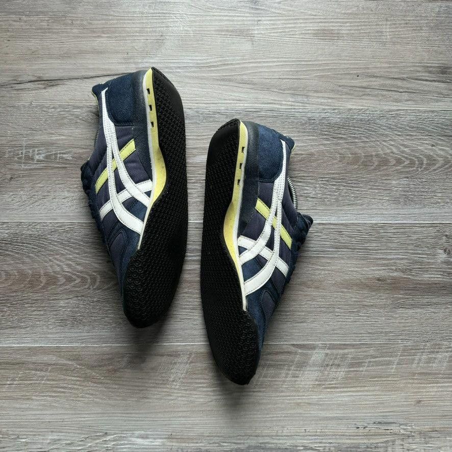 Onitsuka Tiger ONITSUKA TIGER • VINTAGE Ultimate 81 (10M) Size US 10 / EU 43 - 10 Thumbnail