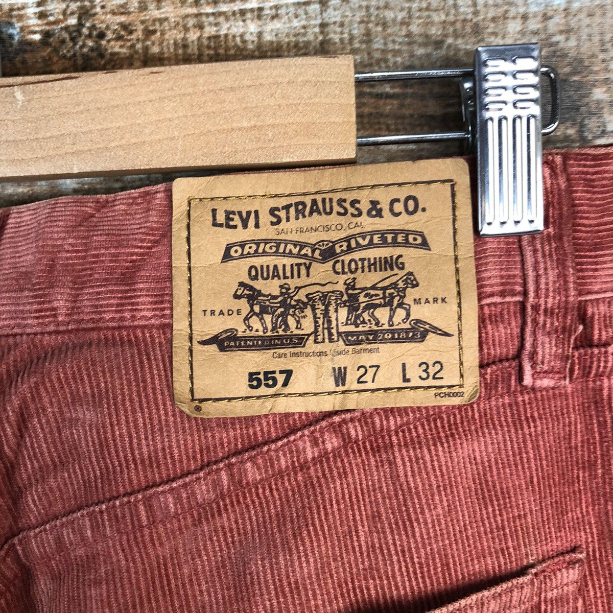 Levi's DL Levis 557 Red Corduroy vintage Pants #C101 Size US 27 - 16 Thumbnail
