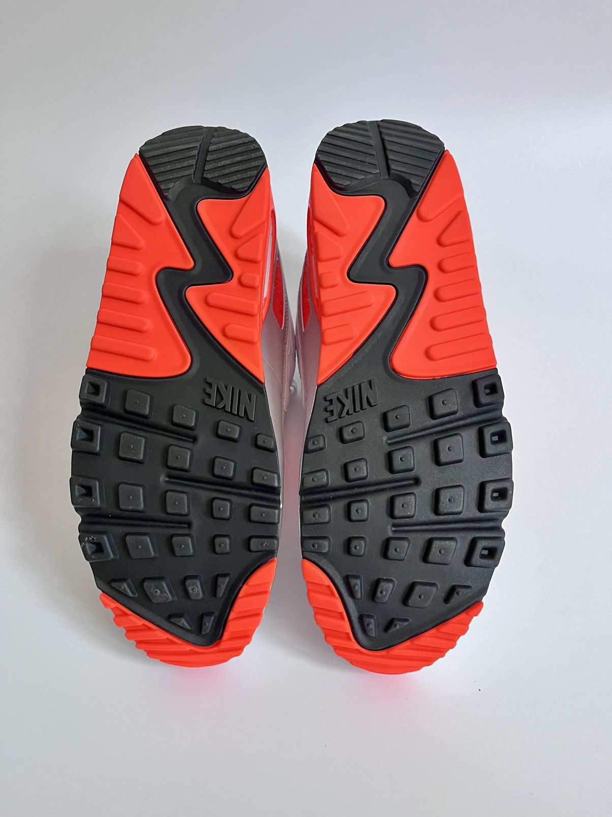 Nike Nike Air Max 90 “Hyper Orange” Size US 9 / EU 42 - 7 Thumbnail
