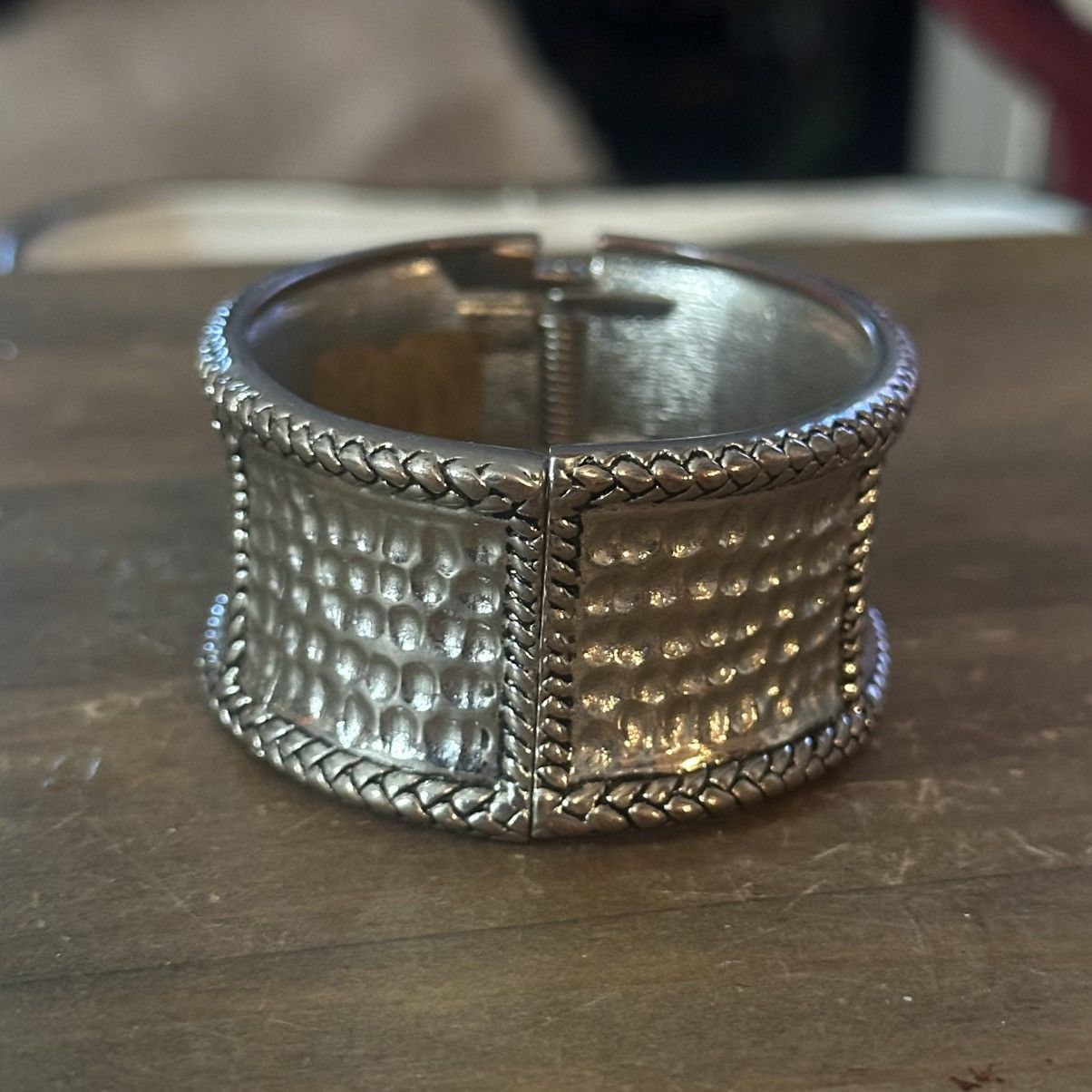Vintage Vintage silver tone hammered hinged bangle bracelet Size ONE SIZE - 5 Thumbnail