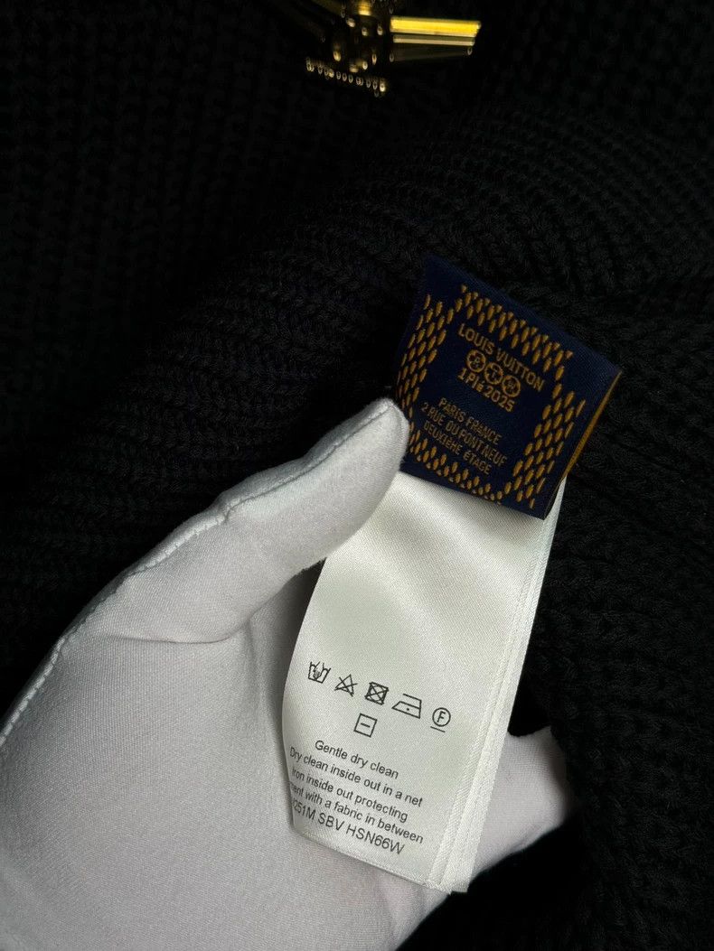 Louis Vuitton Louis Vuitton 25SS25 Spring/Summer Black Badge Pullover swe Size US M / EU 48-50 / 2 - 6 Thumbnail