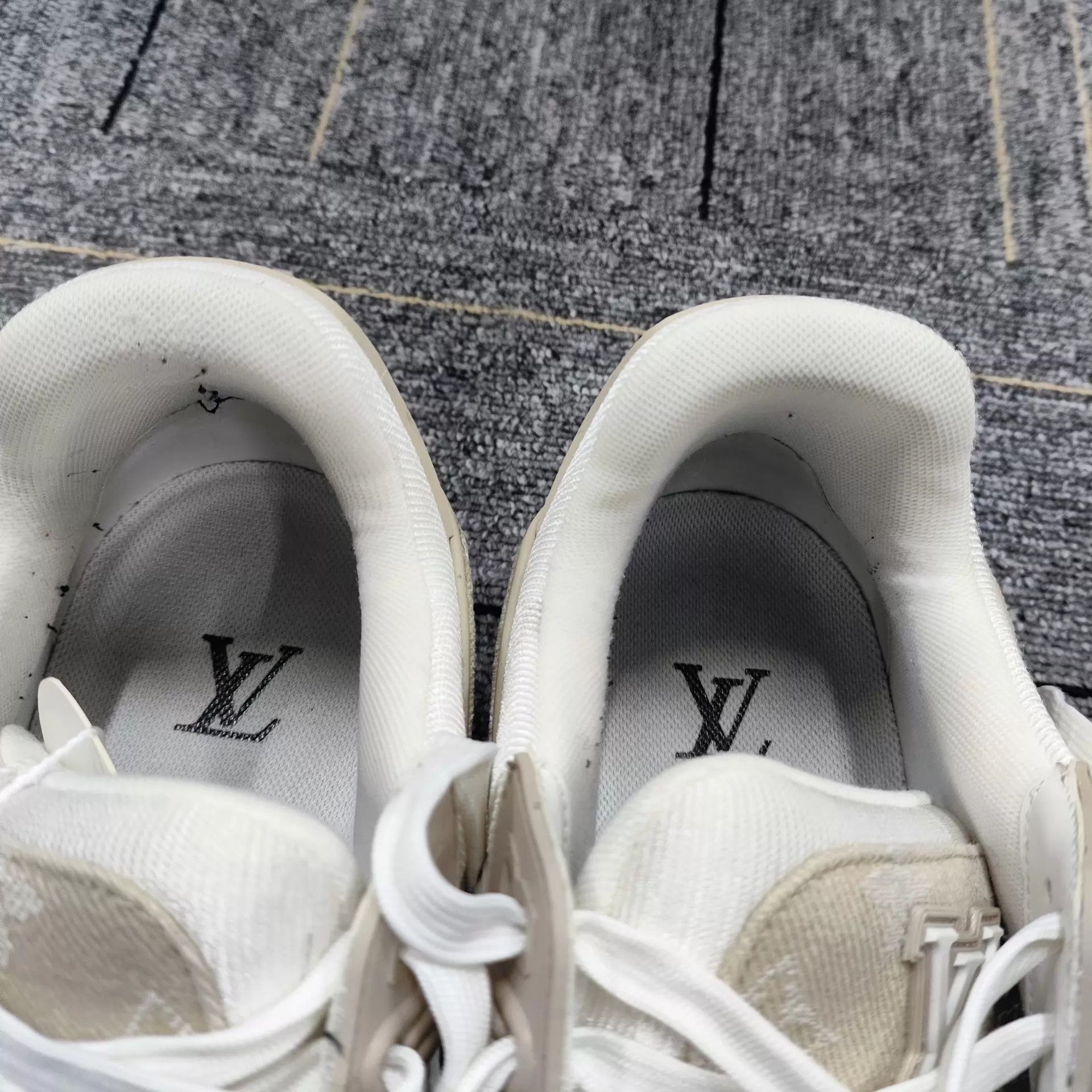 Louis Vuitton LV Beige Leather Trainer Sneaker Size 7 Size US 8 / EU 41 - 3 Thumbnail