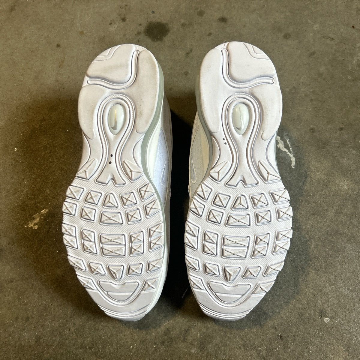 Nike Nike Air Max 97 Triple White Size US 7 / EU 40 - 4 Thumbnail
