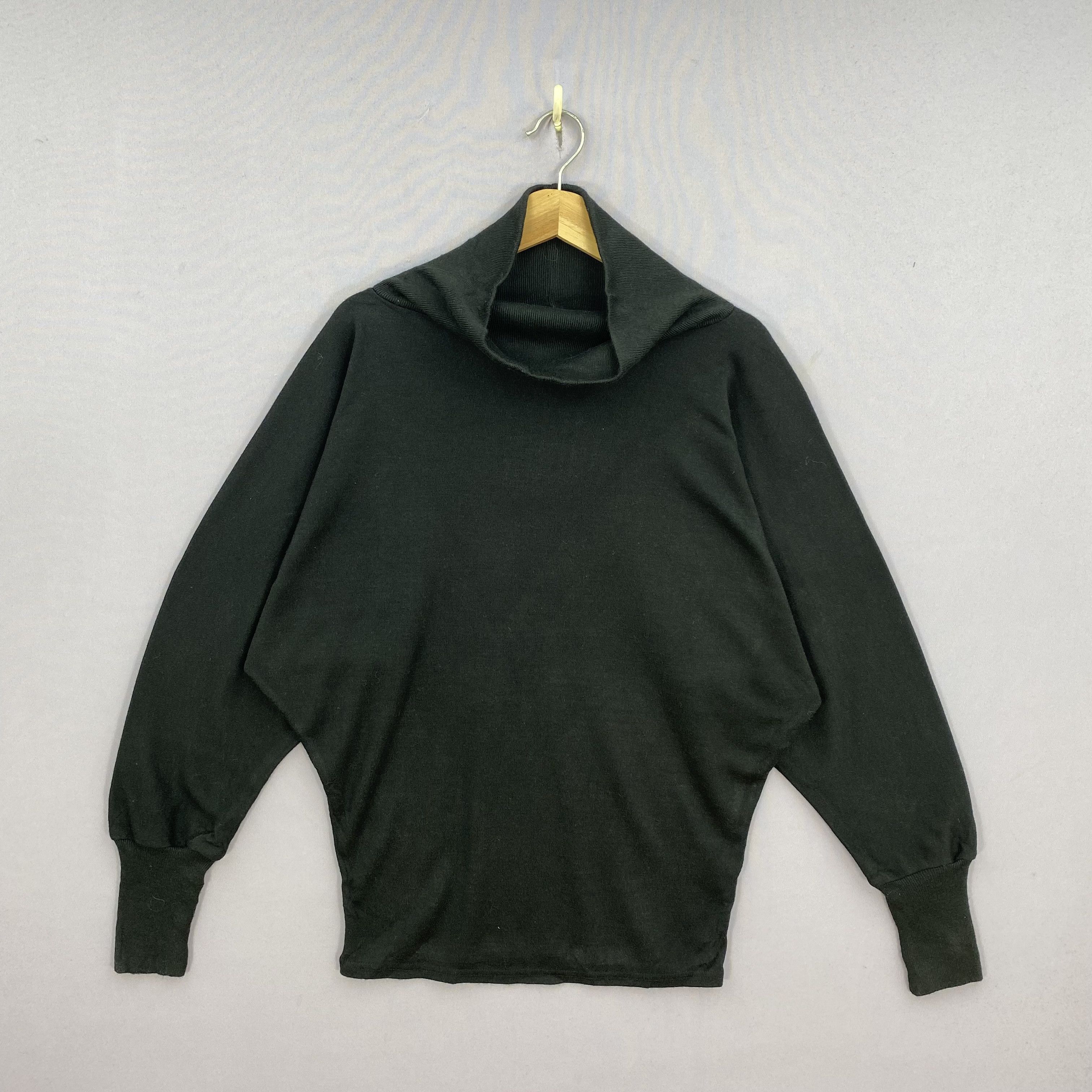 Japanese Brand Vintage 90s Norma Kamali Dolman Batwing Turtleneck Sweater Size M / US 6-8 / IT 42-44 - 1 Thumbnail
