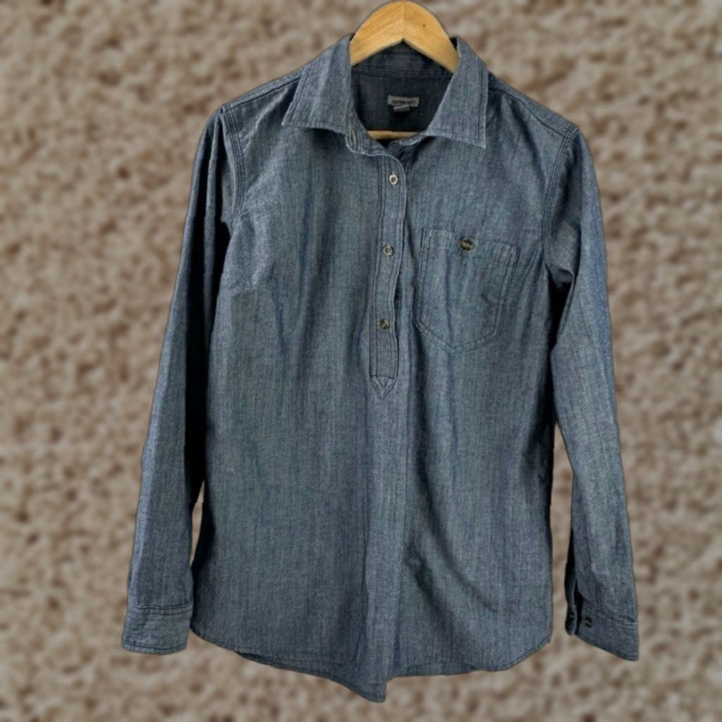 Carhartt VINTAGE Carhartt Shirt Women’s Medium Blue Long Sleeve 1/4 Button Pullover Chambray 100% Cotton Back in Style Mens? No. Size M / US 6-8 / IT 42-44 - 1 Thumbnail