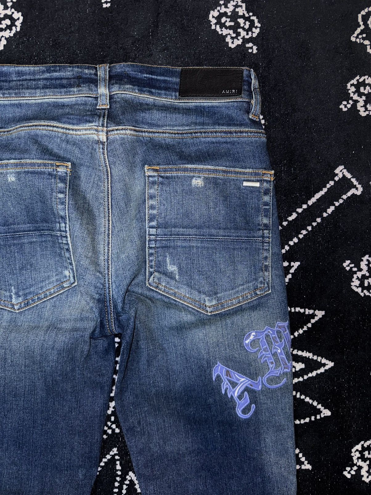Amiri AMIRI BANDANA PURPLE ENGLISH LOGO JEANS Size US 30 / EU 46 - 22 Thumbnail