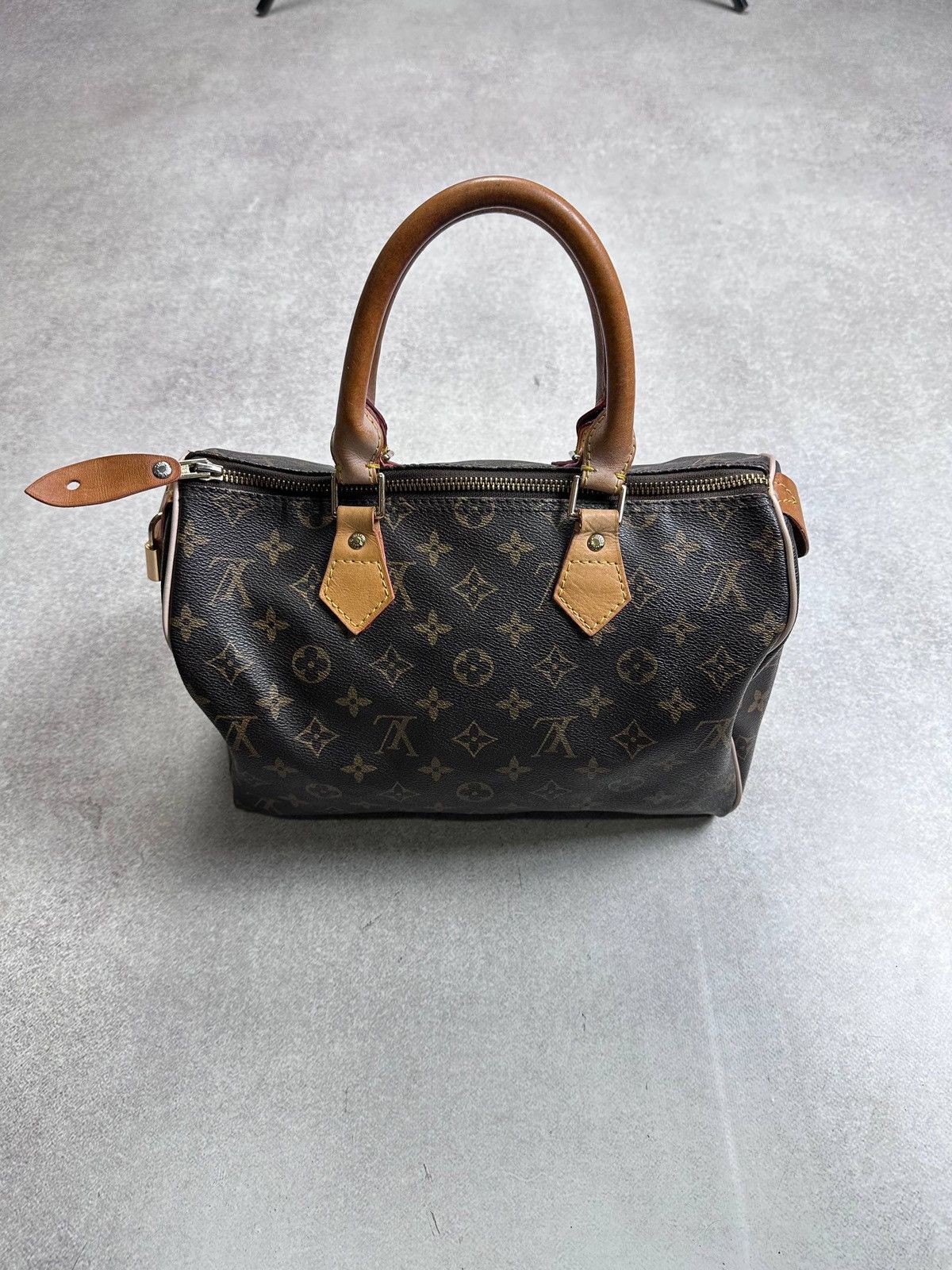 Louis Vuitton Autentic Louis Vuitton Speedy 25 Hand Bag Rare Size ONE SIZE - 4 Thumbnail