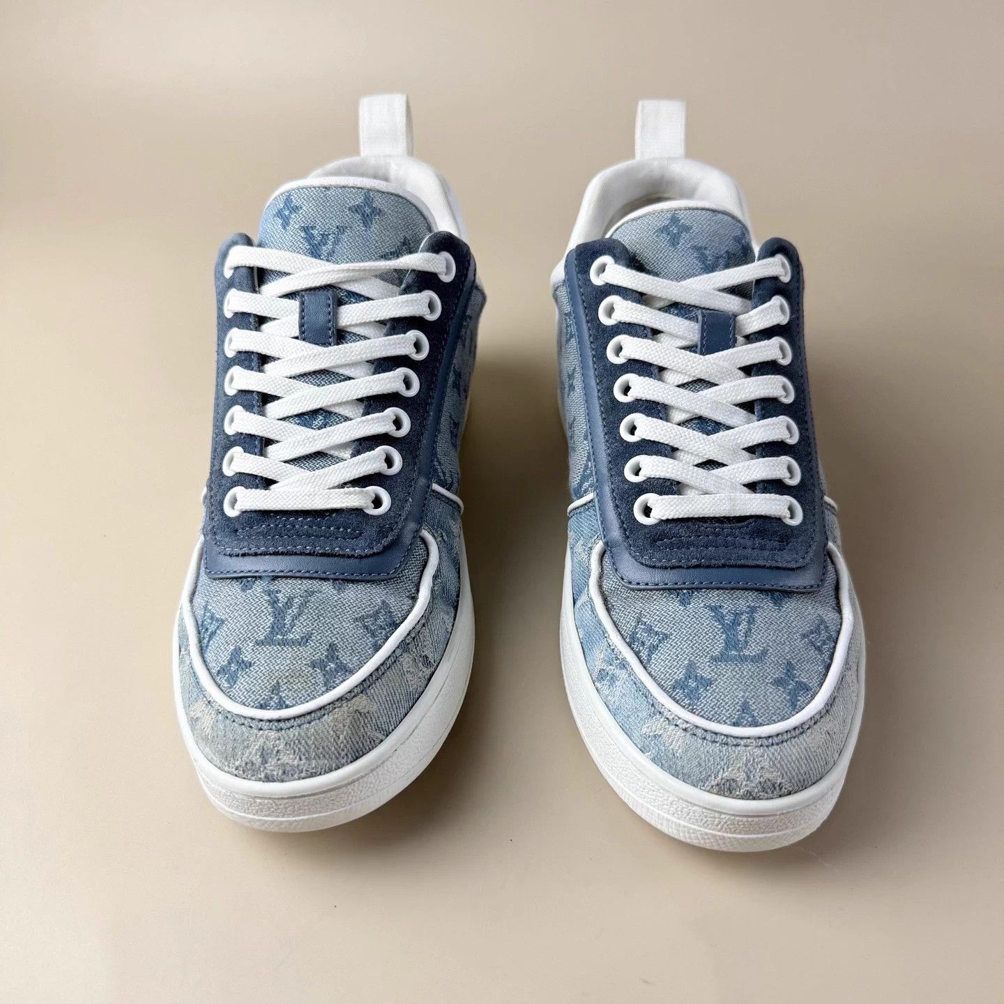 Louis Vuitton LV White Blue Denim Monogram Sneakers 37 95new Size US 6 / IT 36 - 2 Thumbnail