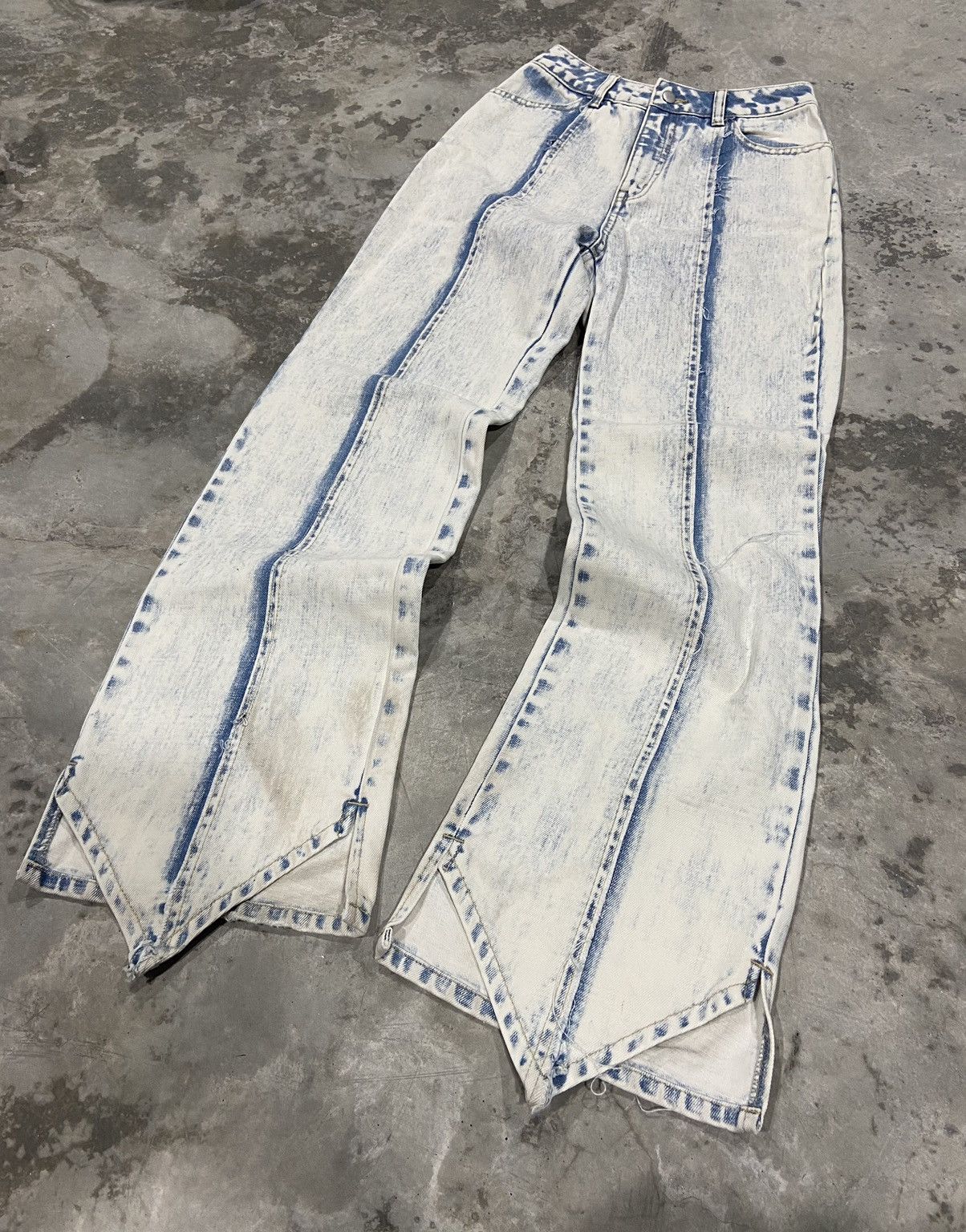 If Six Was Nine Vanda Flare Jeans Lightwash Size 25" / US 0 / IT 36 - 1 Thumbnail