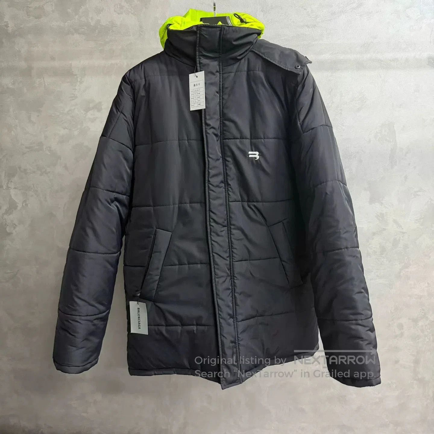 Balenciaga balenciaga black reversible down jacket coat. Size US M / EU 48-50 / 2 - 1 Thumbnail