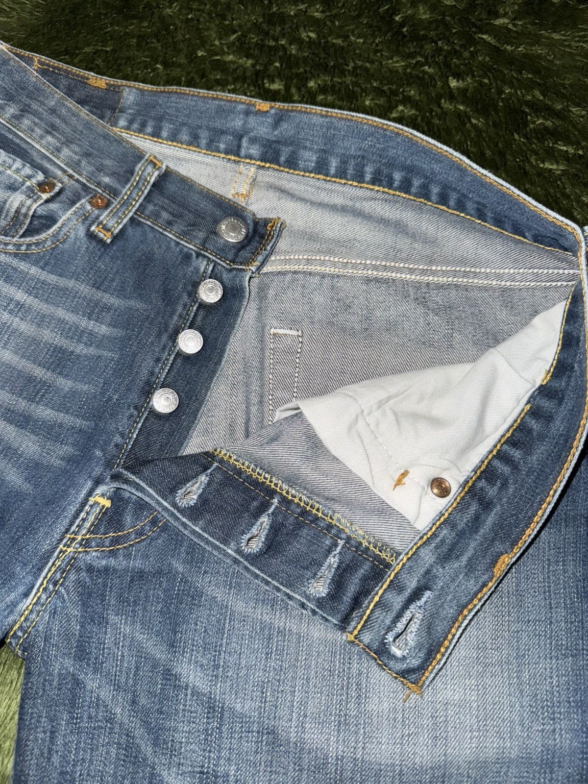 Levi's [W32/L32] Levis 501 USA button fly washed denim pants Size US 32 / EU 48 - 3 Thumbnail